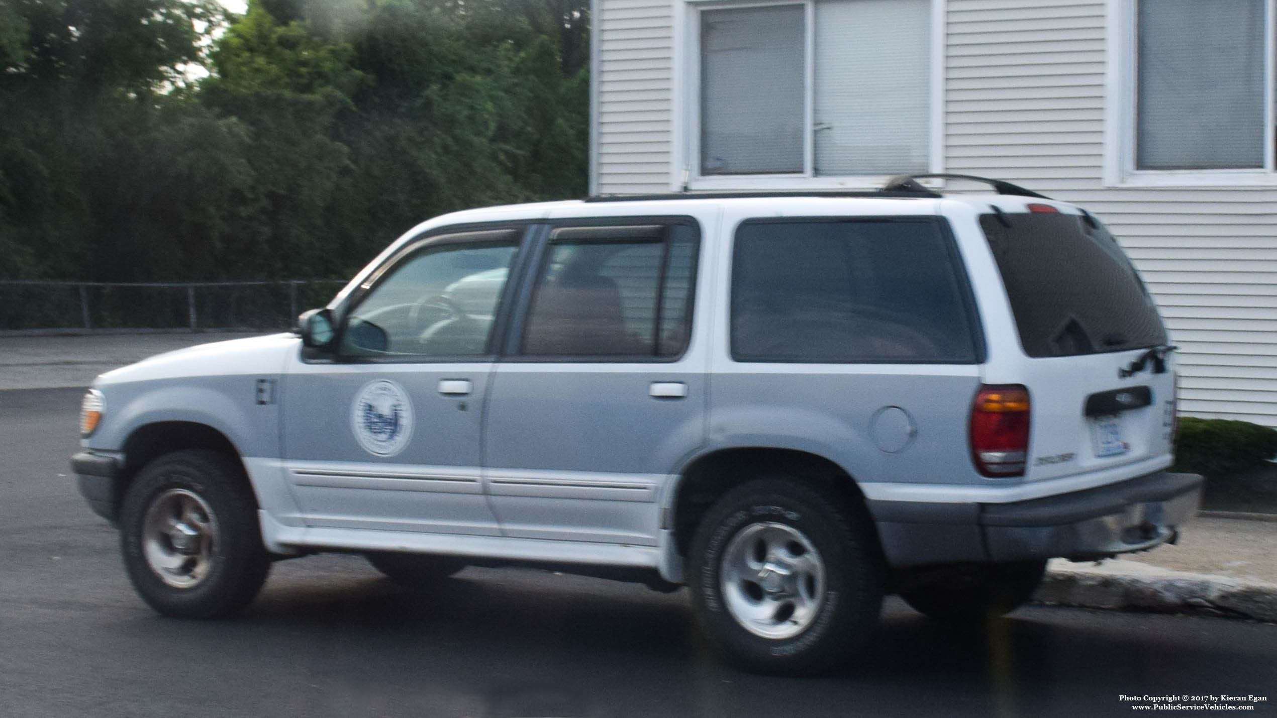 A photo  of Pawtucket Public Works
            Engineering 1, a 1995-2001 Ford Explorer             taken by Kieran Egan