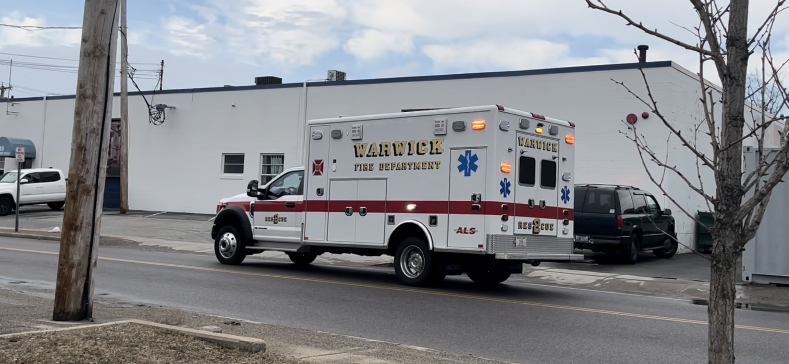 A photo  of Warwick Fire
            Rescue 2, a 2021 Ford F-550/Horton             taken by @riemergencyvehicles