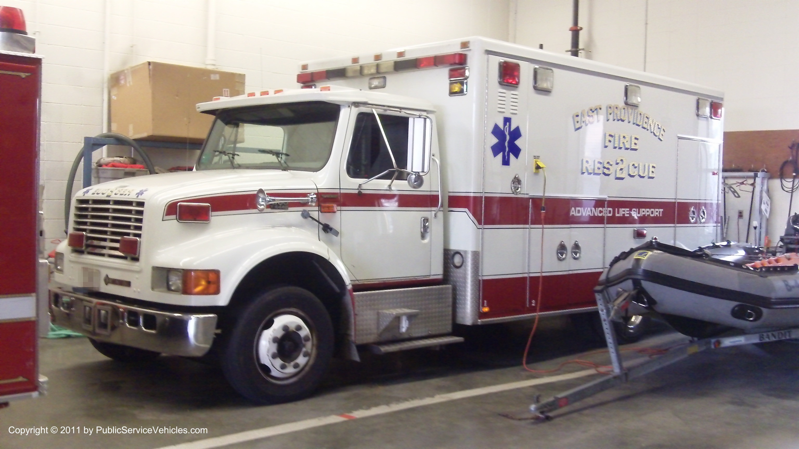 A photo  of East Providence Fire
            Rescue 2, a 2000 International 4900             taken by Kieran Egan