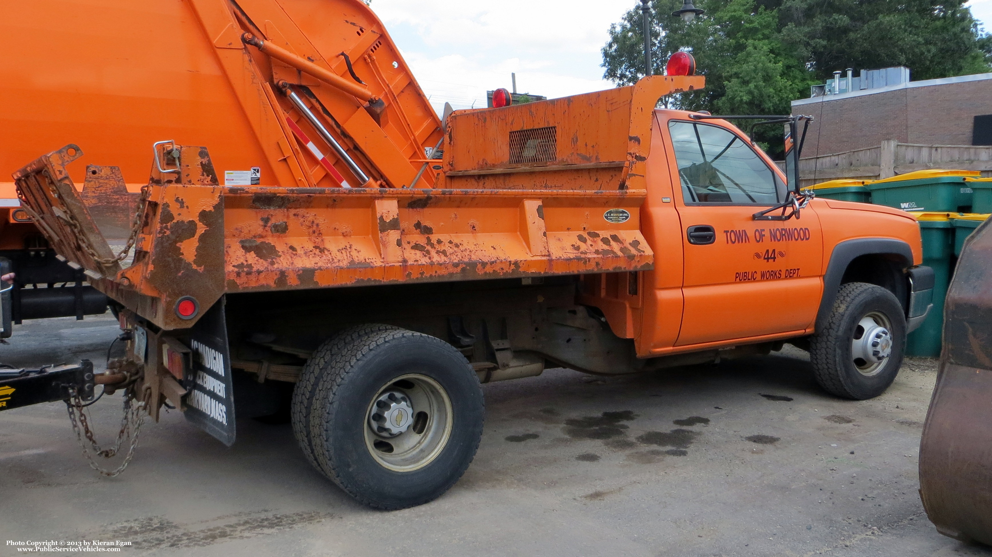 A photo  of Norwood Public Works
            Truck 44, a 2000-2007 Chevrolet Silverado             taken by Kieran Egan