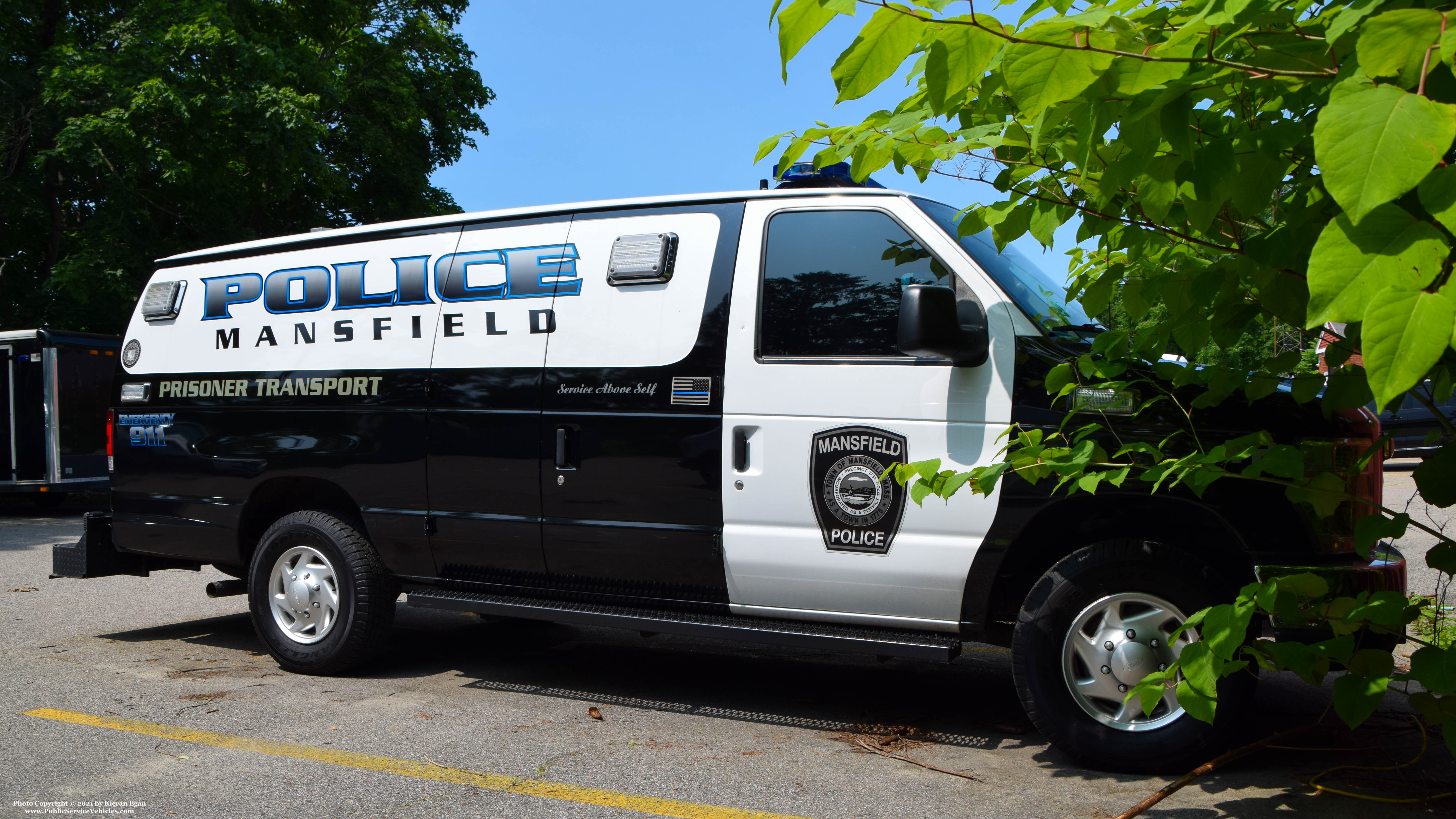 A photo  of Mansfield Police
            Transport 2, a 2011 Ford E-350             taken by Kieran Egan