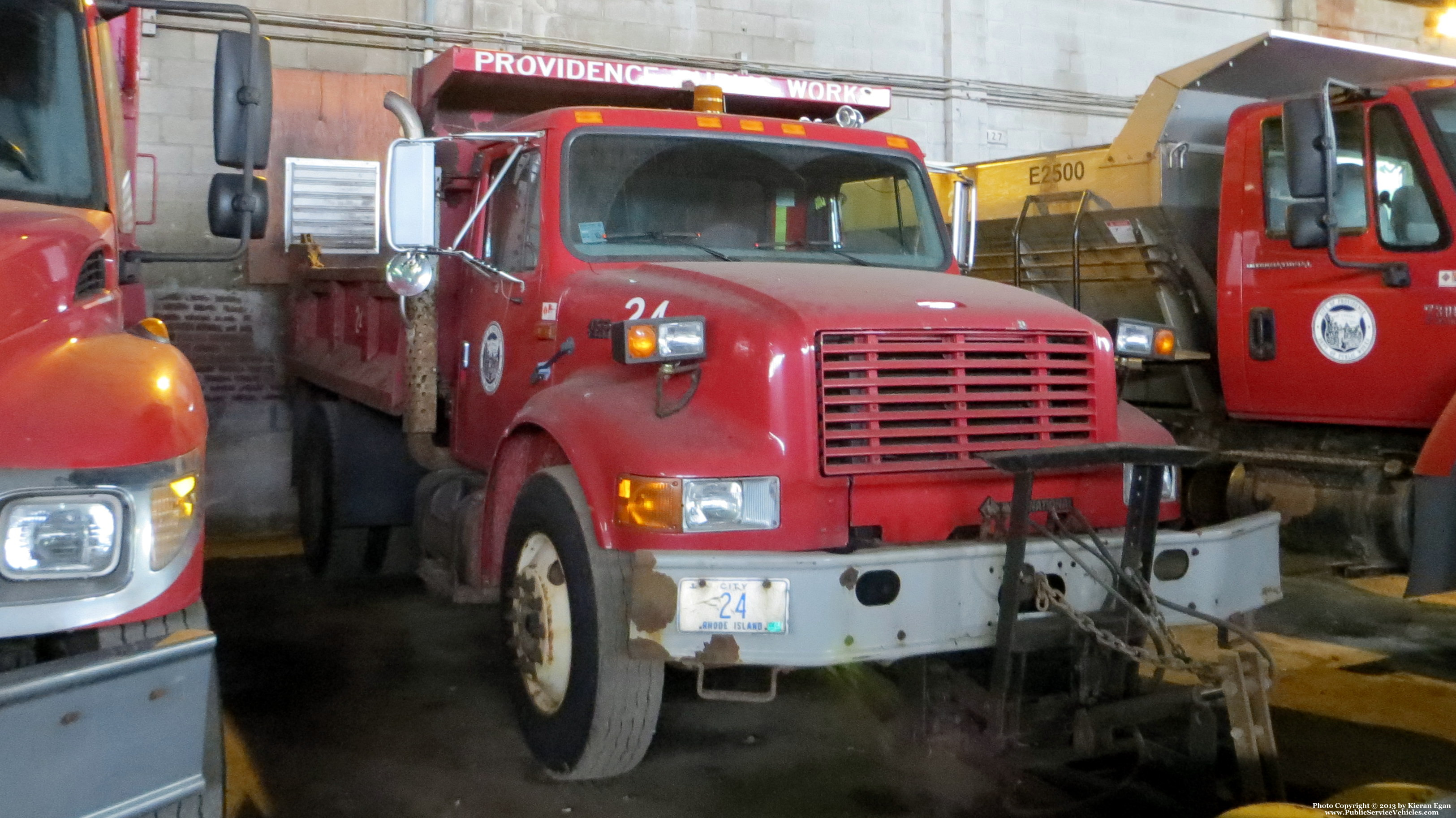 A photo  of Providence Highway Division
            Truck 24, a 1989-2001 International 4700             taken by Kieran Egan
