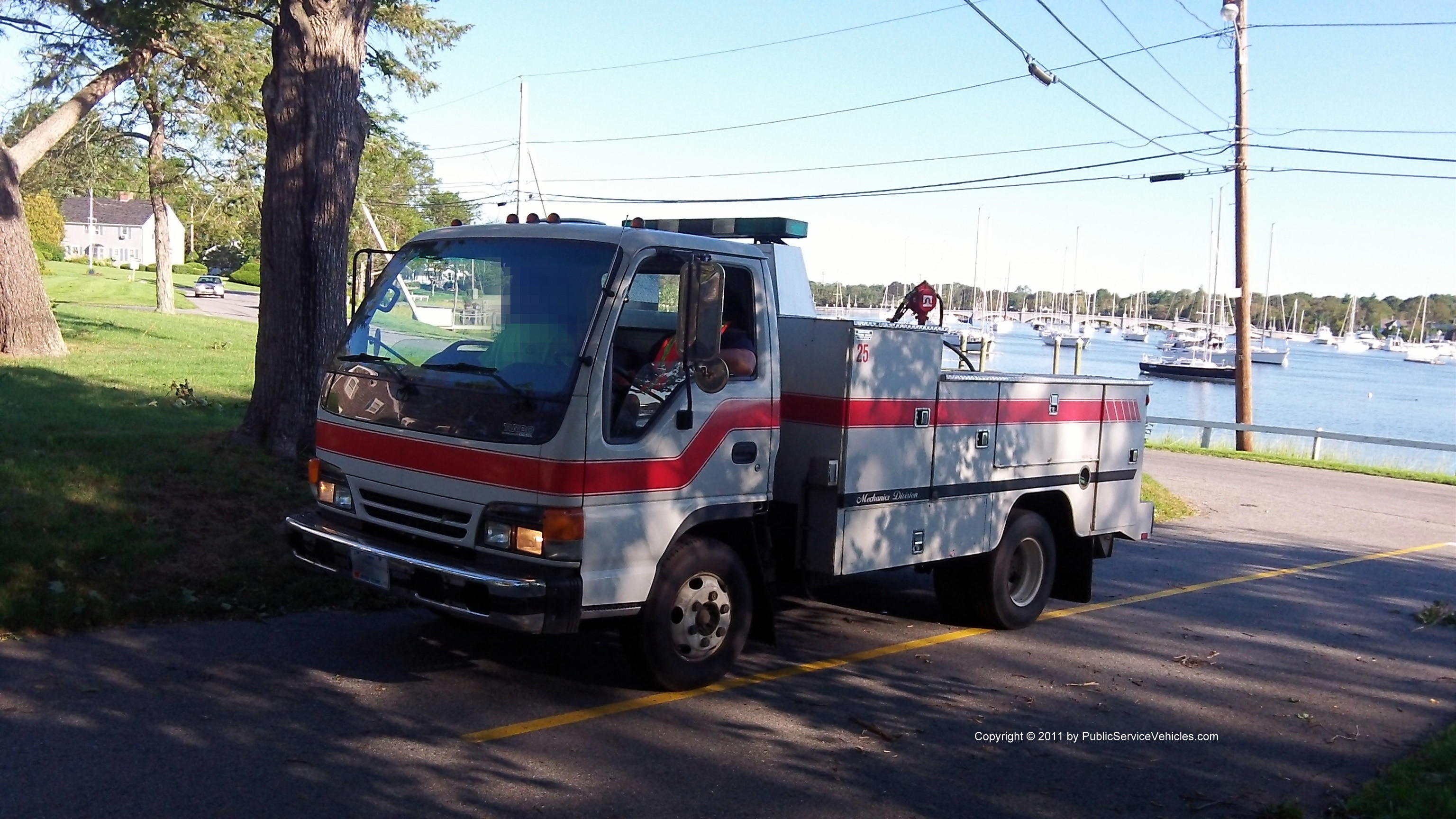A photo  of Barrington Public Works
            Truck 25, a 2002 Izuzu             taken by Kieran Egan