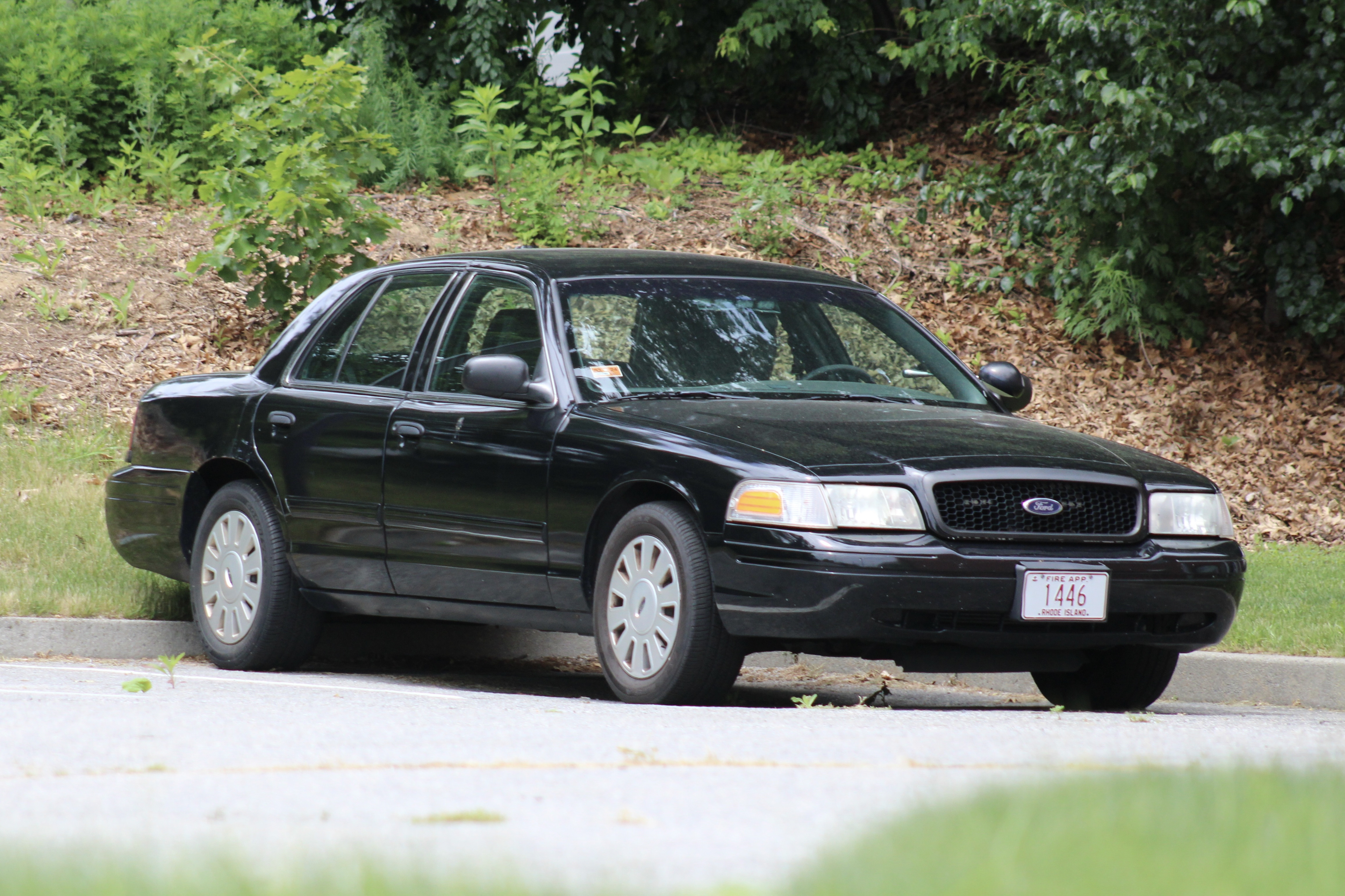 A photo  of Warwick Fire
            Car 30, a 2009-2011 Ford Crown Victoria Police Interceptor             taken by @riemergencyvehicles