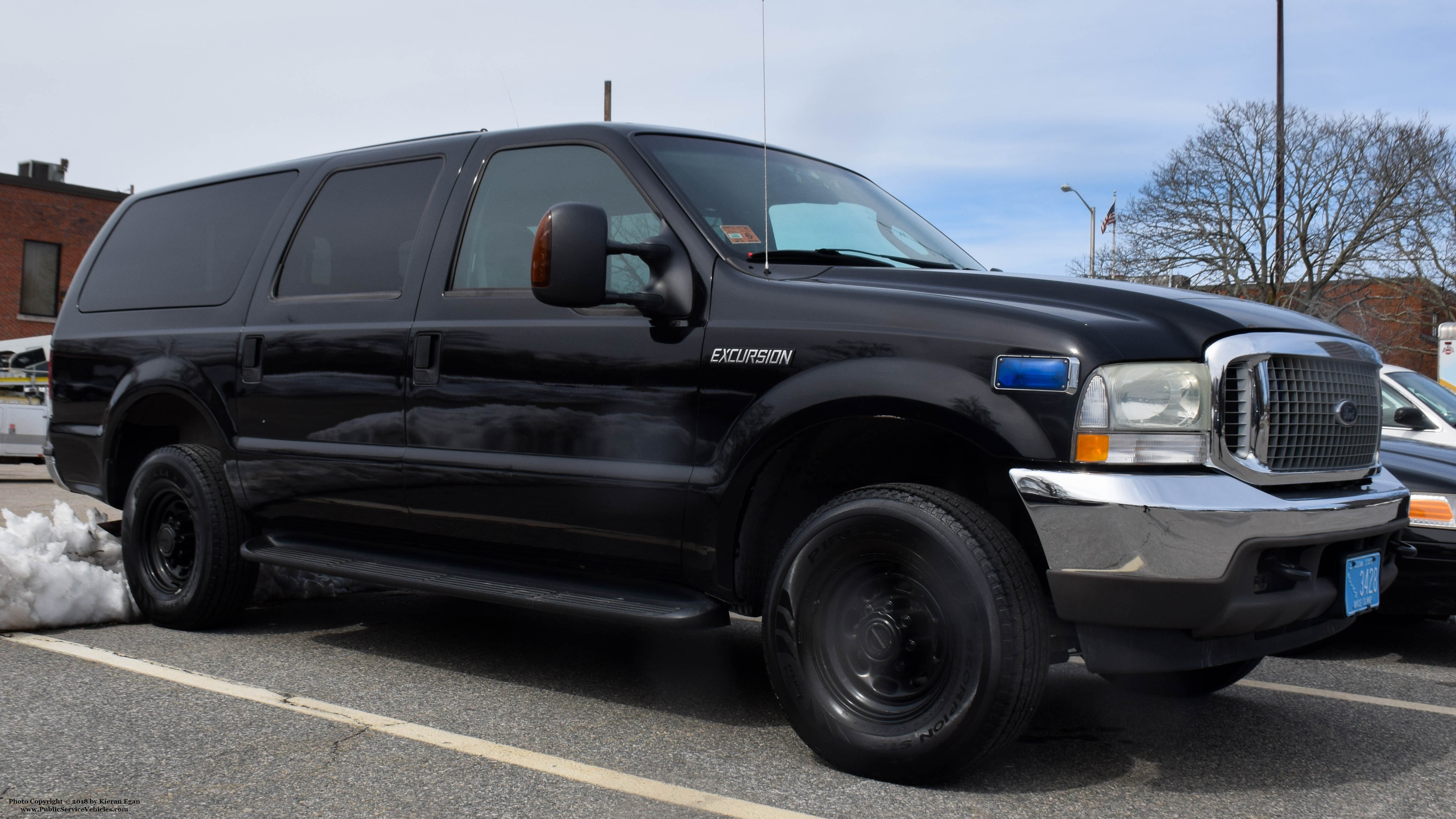 A photo  of Woonsocket Police
            Unmarked Unit, a 2000-2004 Ford Excursion             taken by Kieran Egan