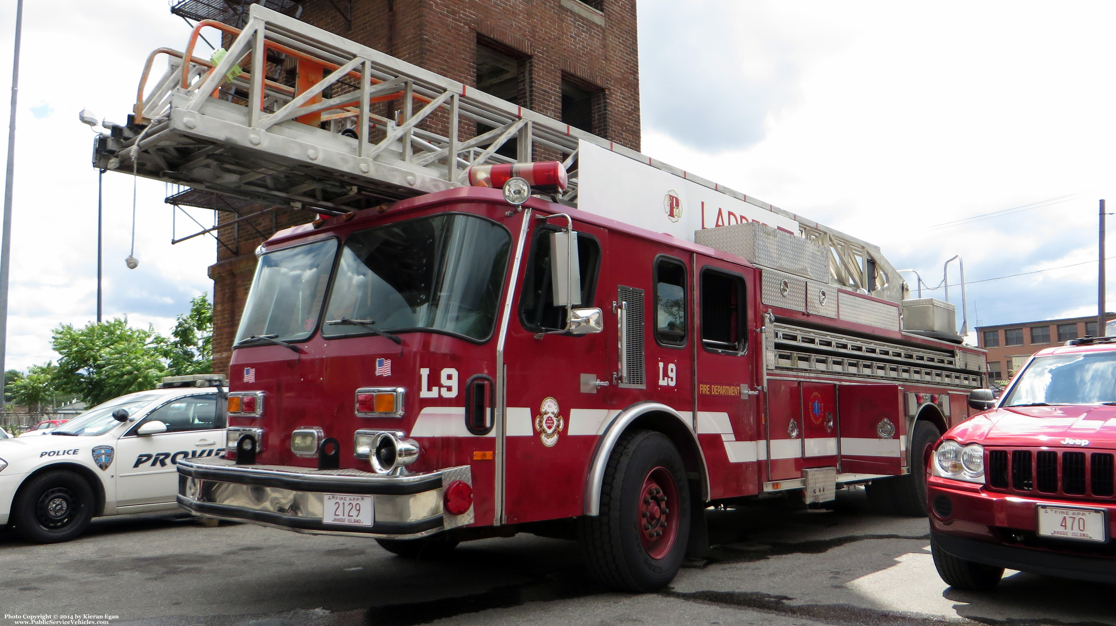 A photo  of Providence Fire
            Ladder 9, a 1992 E-One             taken by Kieran Egan
