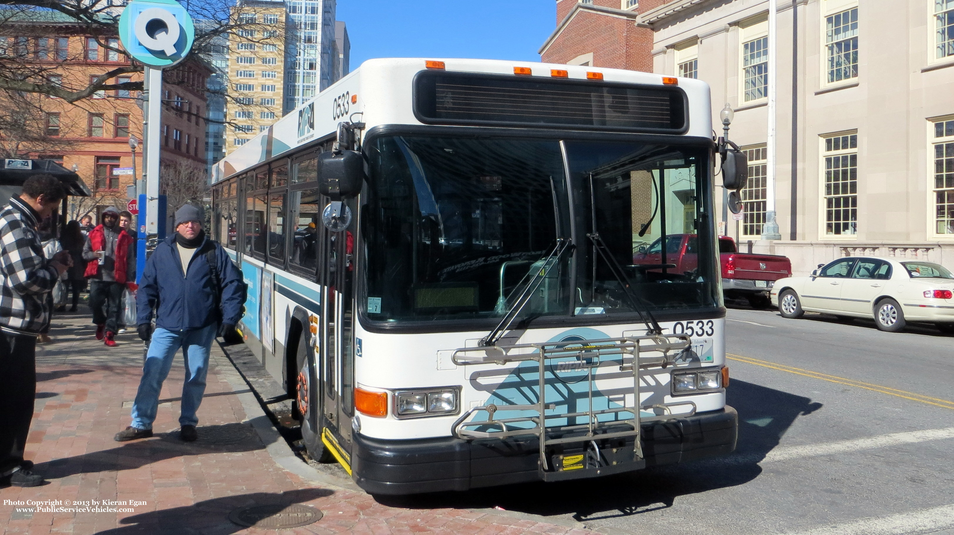 A photo  of Rhode Island Public Transit Authority
            Bus 0533, a 2005 Gillig Low Floor             taken by Kieran Egan