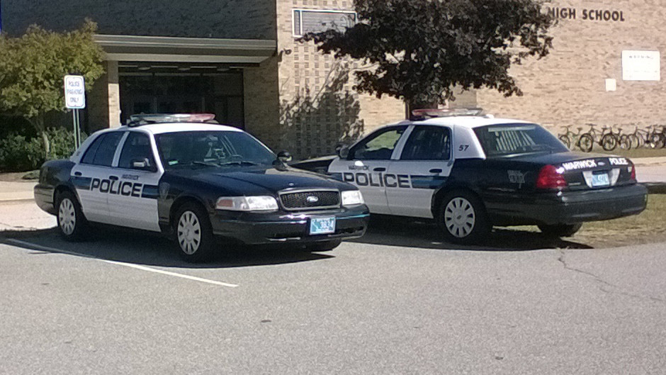 A photo of Warwick Police
Cruiser P-52, a 2006-2008 Ford Crown Victoria Police Interceptor taken by @riemergencyvehicles