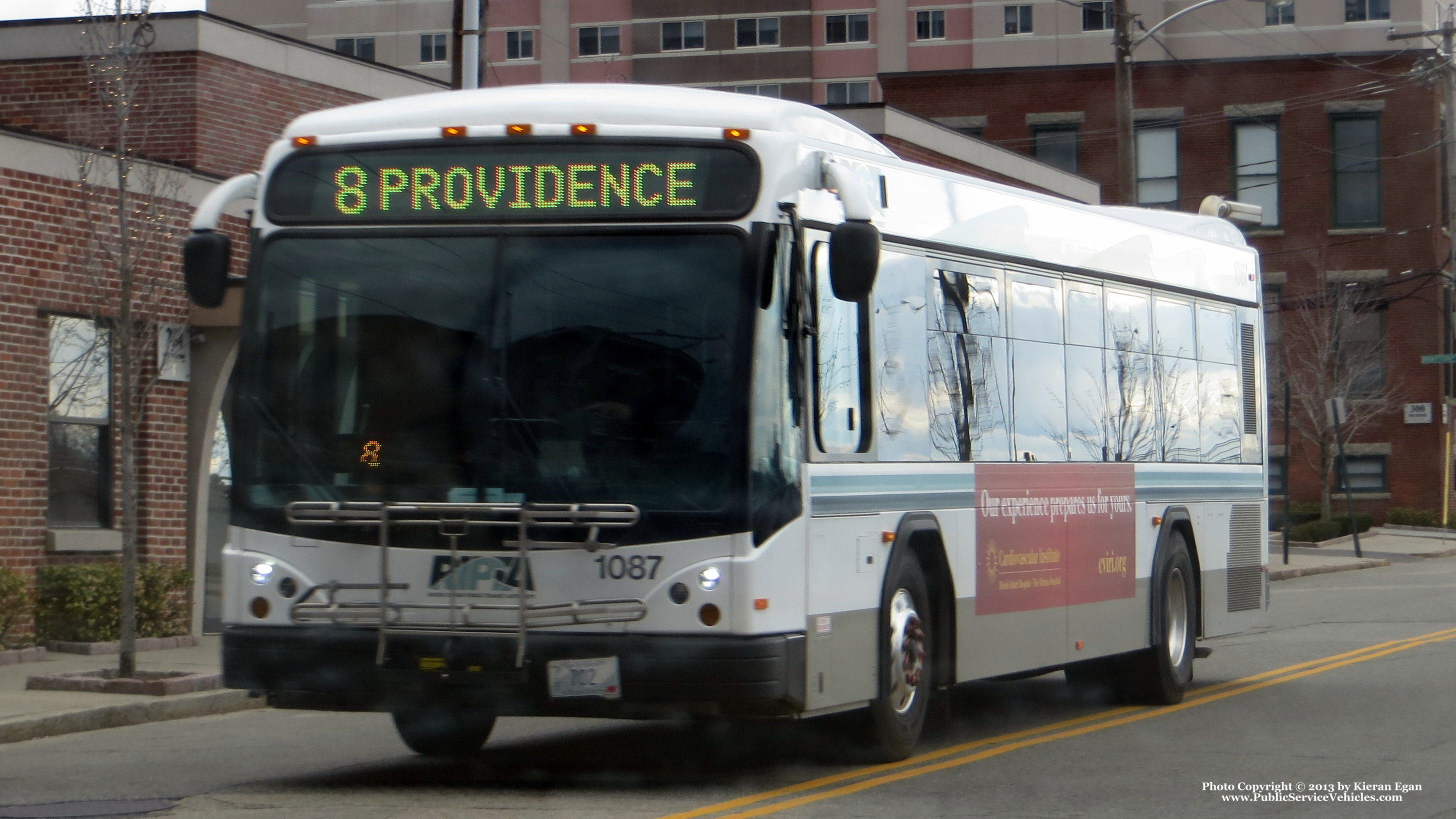 A photo  of Rhode Island Public Transit Authority
            Bus 1087, a 2010 Gillig BRT             taken by Kieran Egan