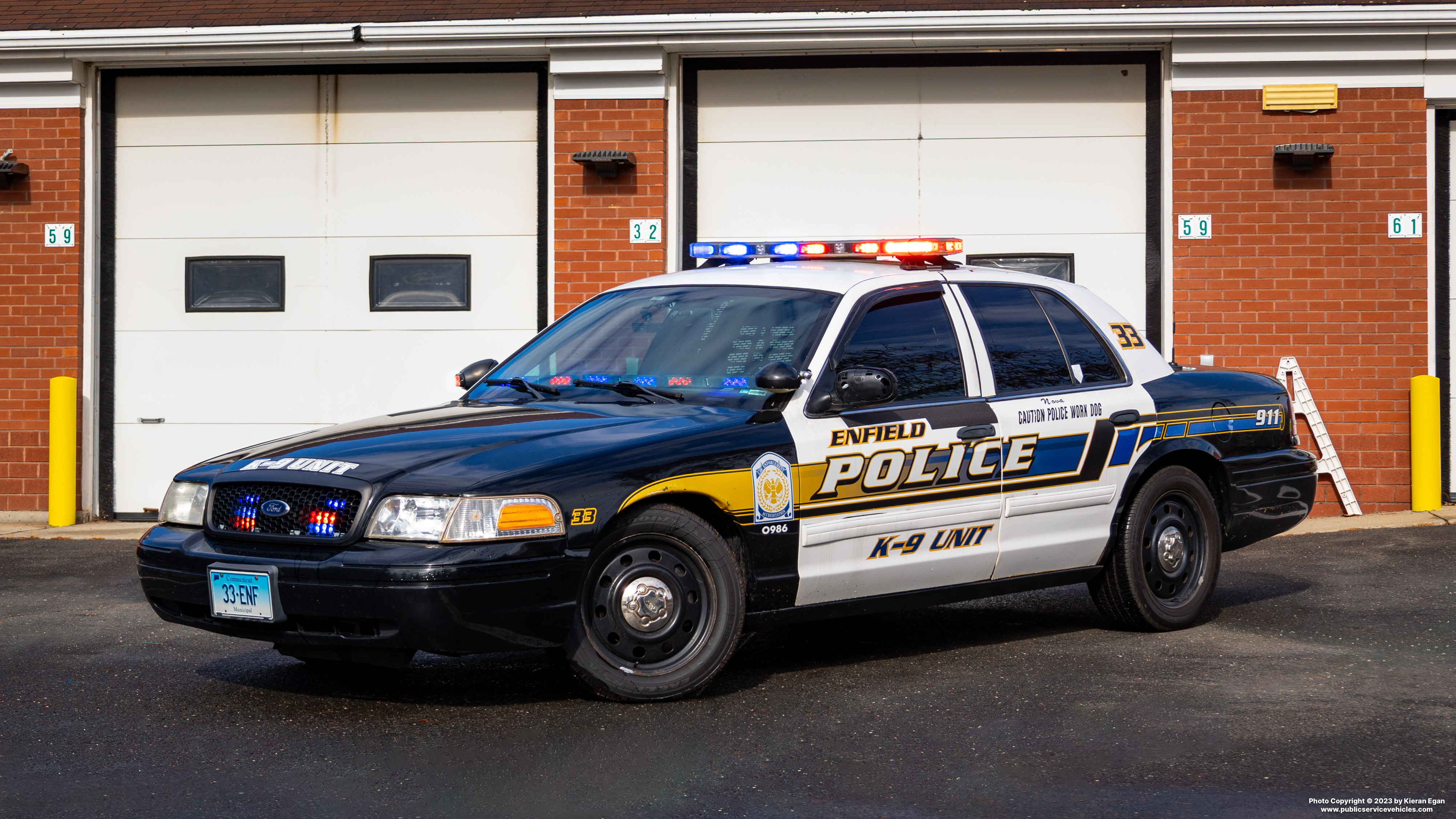 A photo  of Enfield Police
            Cruiser 33, a 2009-2011 Ford Crown Victoria Police Interceptor             taken by Kieran Egan
