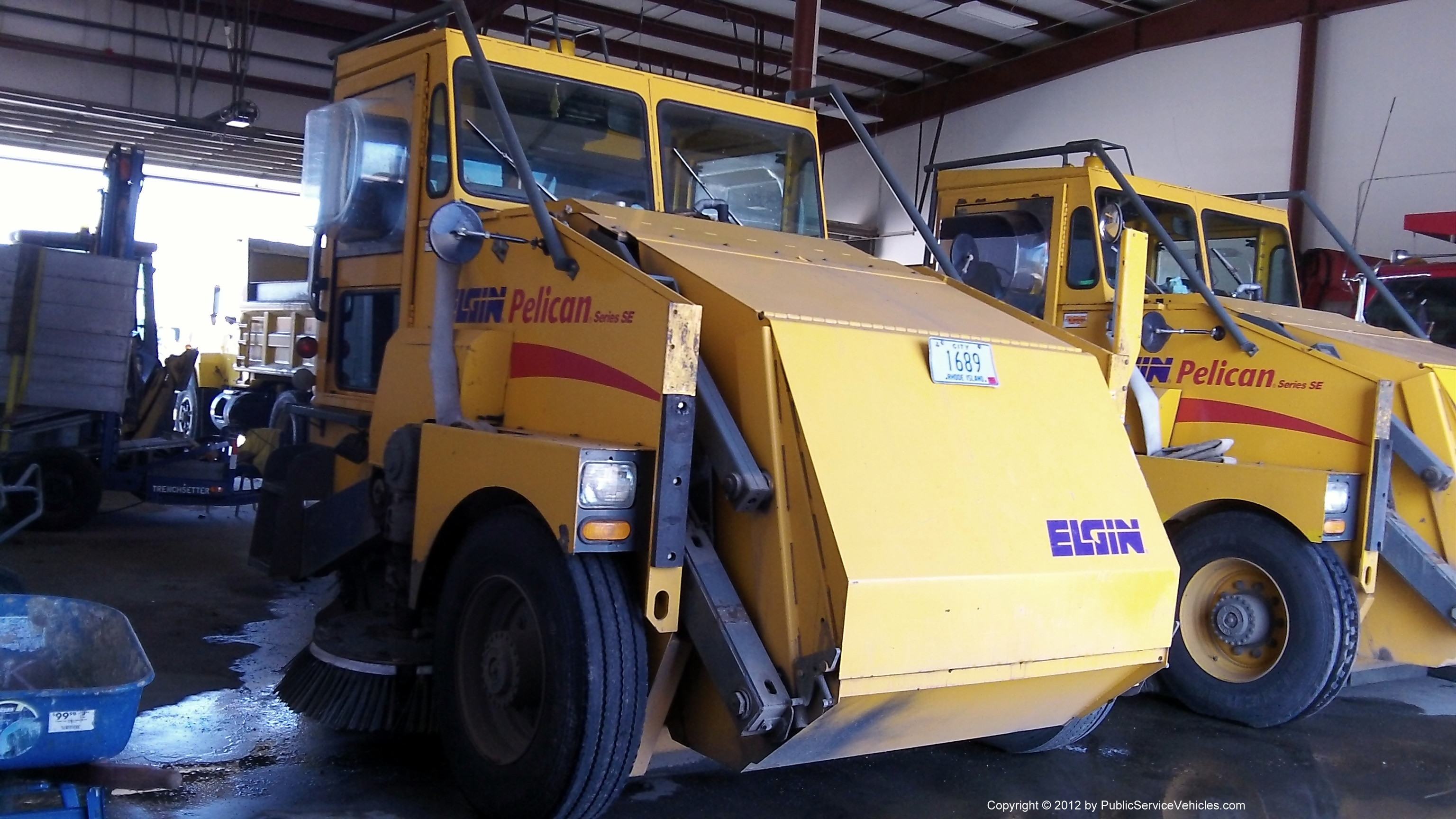 A photo  of East Providence Highway Division
            Sweeper 1689, a 1990-2007 Elgin Pelican             taken by Kieran Egan