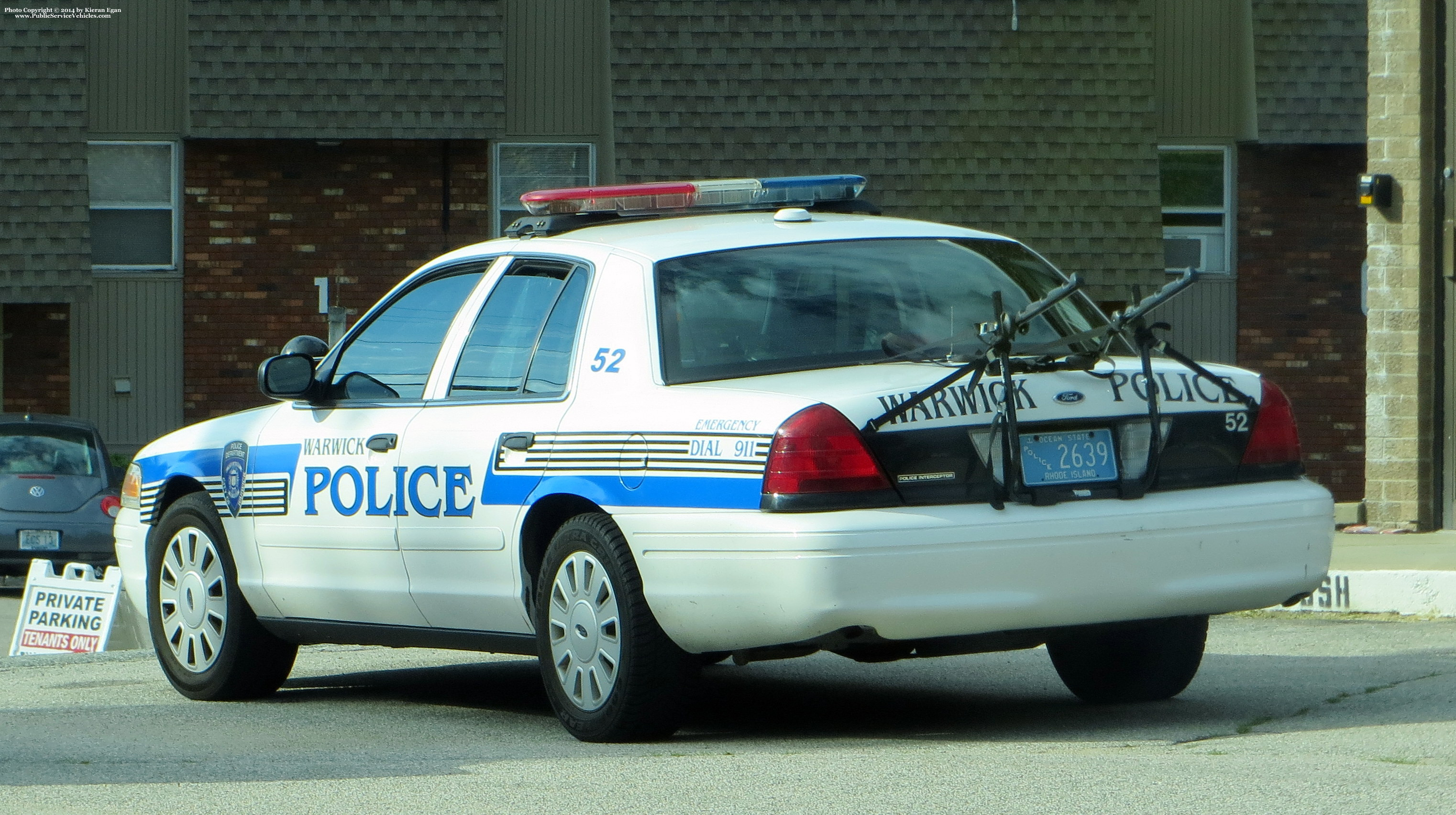 A photo  of Warwick Police
            Car 52, a 2006-2008 Ford Crown Victoria Police Interceptor             taken by Kieran Egan