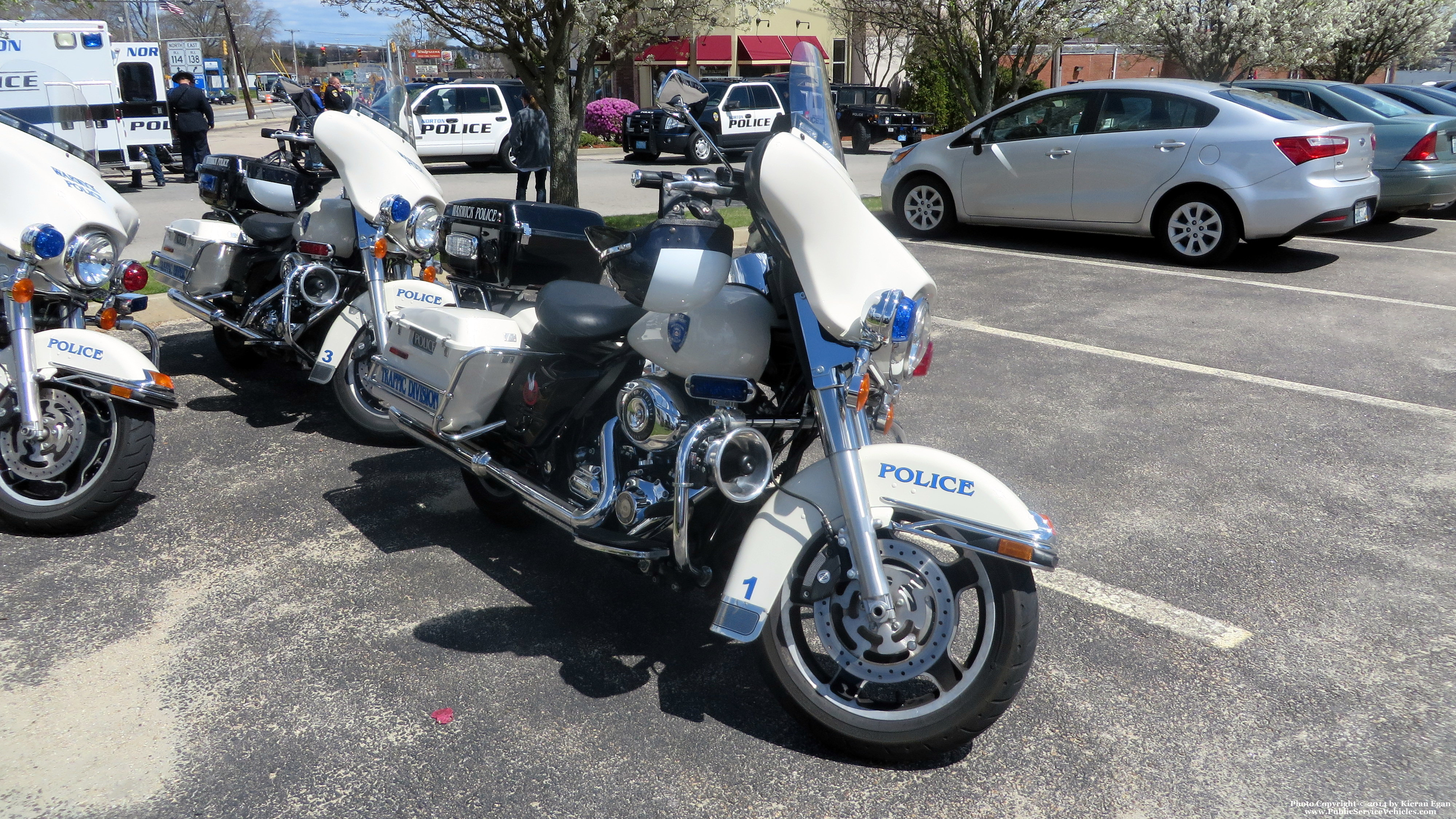 A photo  of Warwick Police
            Motorcycle 1, a 2000-2014 Harley-Davidson Electra Glide             taken by Kieran Egan