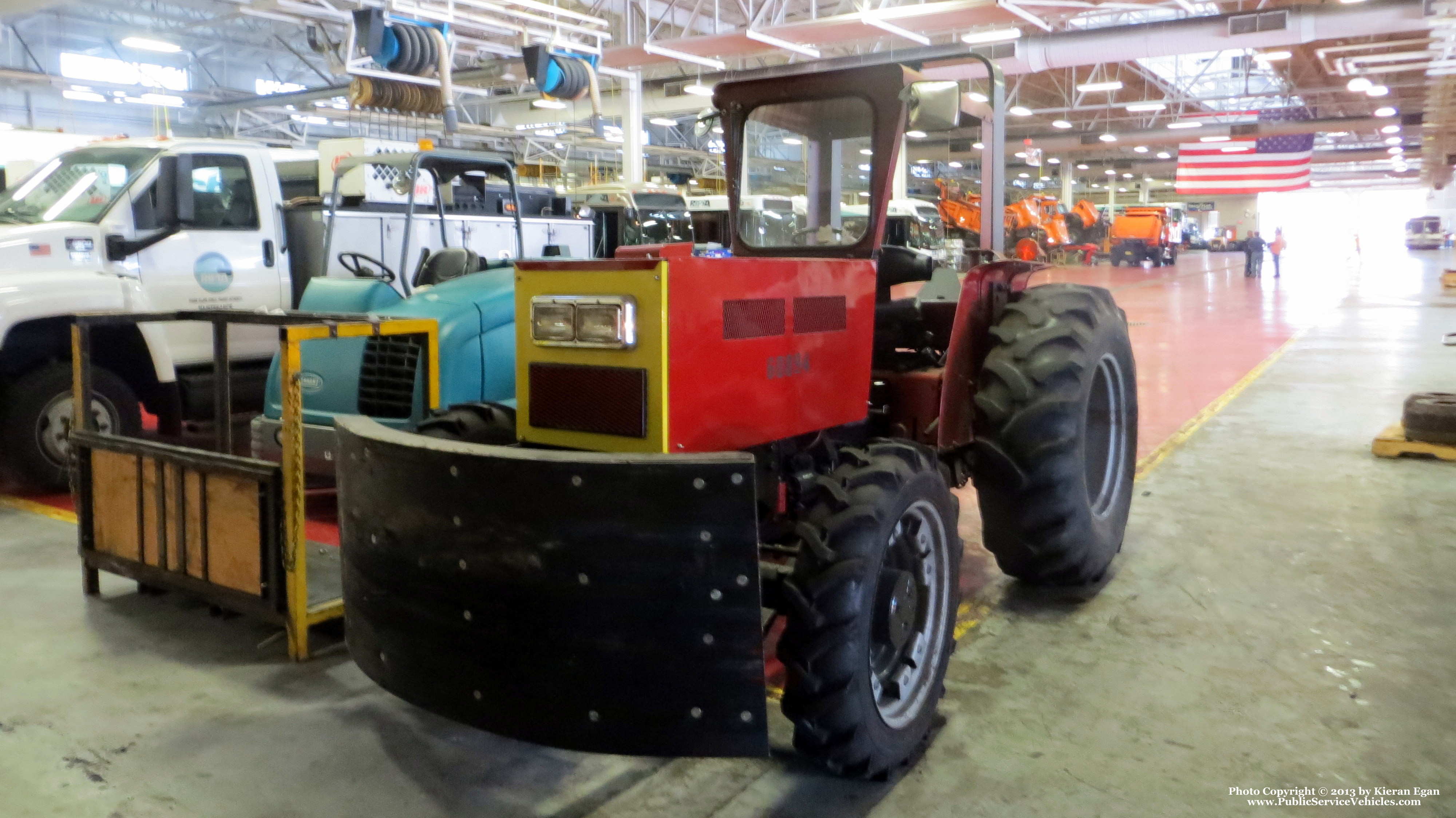 A photo  of Rhode Island Public Transit Authority
            Tractor 60094, a 2000 Tractor             taken by Kieran Egan