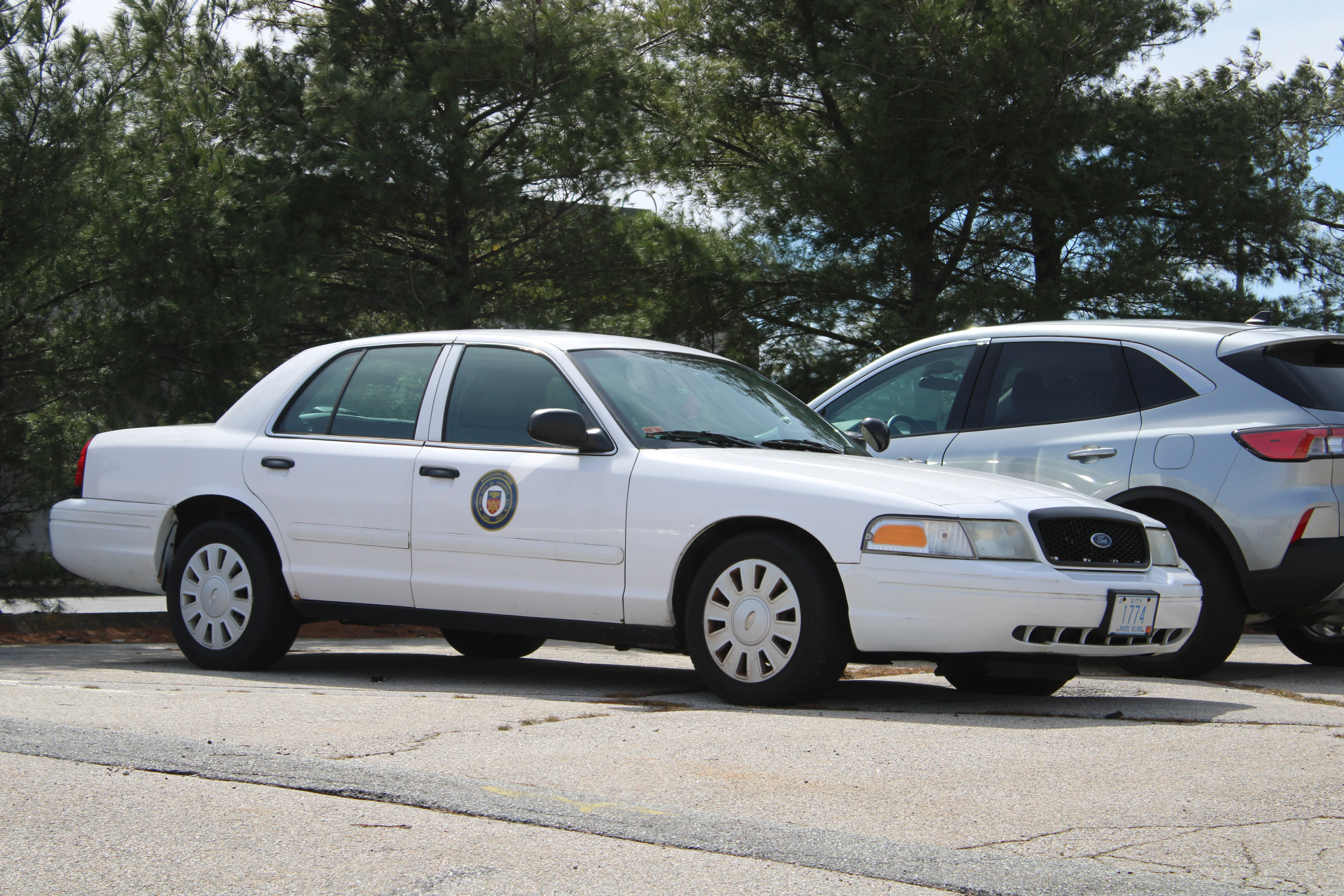 A photo  of Warwick Public Works
            Car 1774, a 2006-2008 Ford Crown Victoria Police Interceptor             taken by @riemergencyvehicles