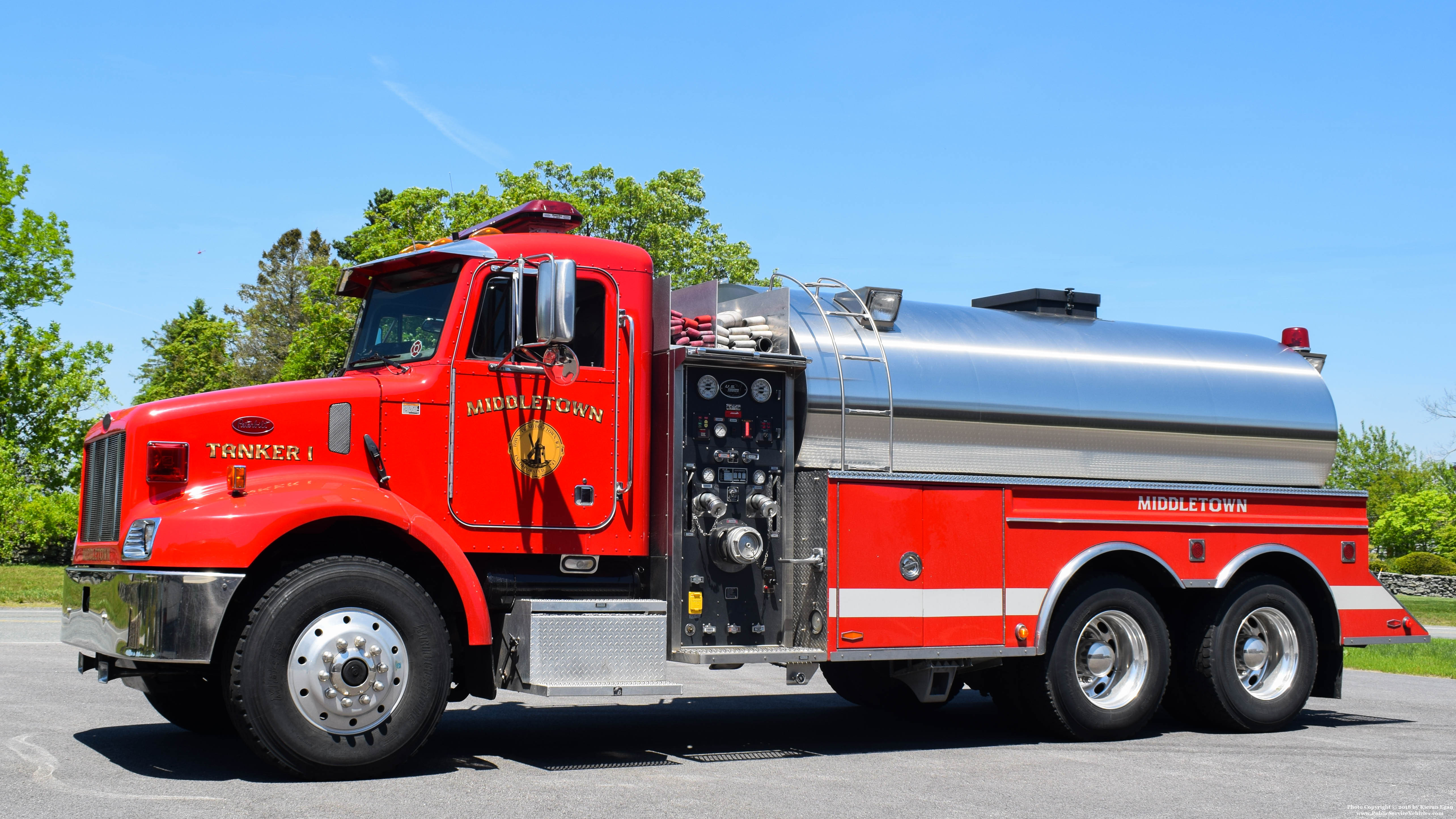 A photo  of Middletown Fire
            Tanker 1, a 2004 Peterbuilt             taken by Kieran Egan