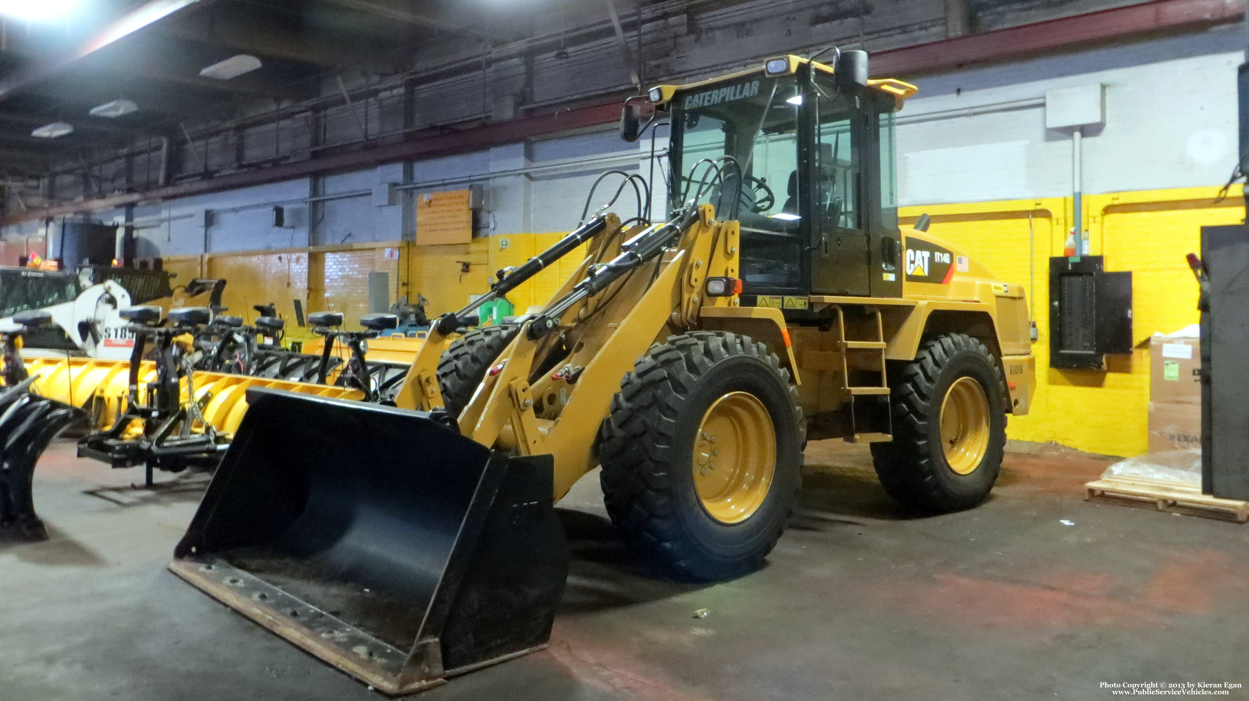 A photo  of Rhode Island Public Transit Authority
            Loader 61016, a 2010 Caterpillar IT14G             taken by Kieran Egan