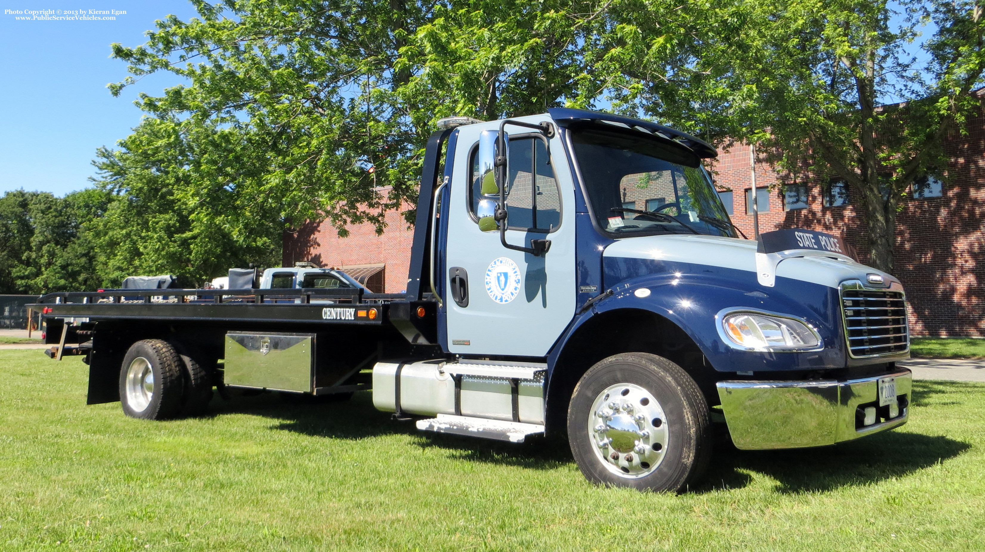 A photo  of Massachusetts State Police
            Truck 2008, a 2008 Freightliner/Century             taken by Kieran Egan