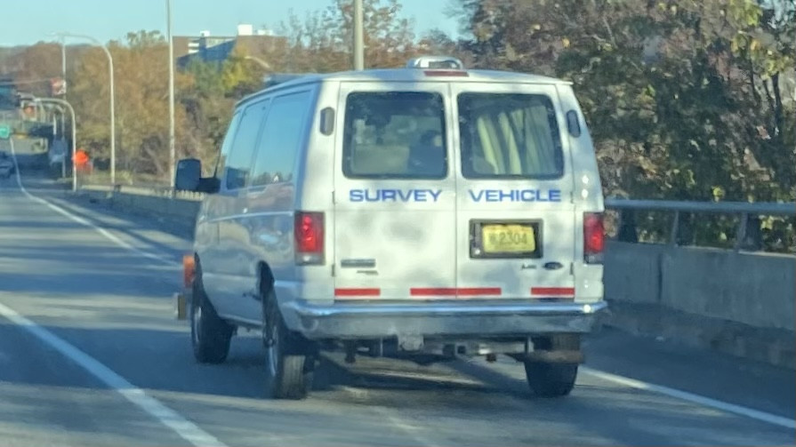 A photo  of Rhode Island Department of Transportation
            Van 2304, a 1997-2007 Ford E-350             taken by Kieran Egan