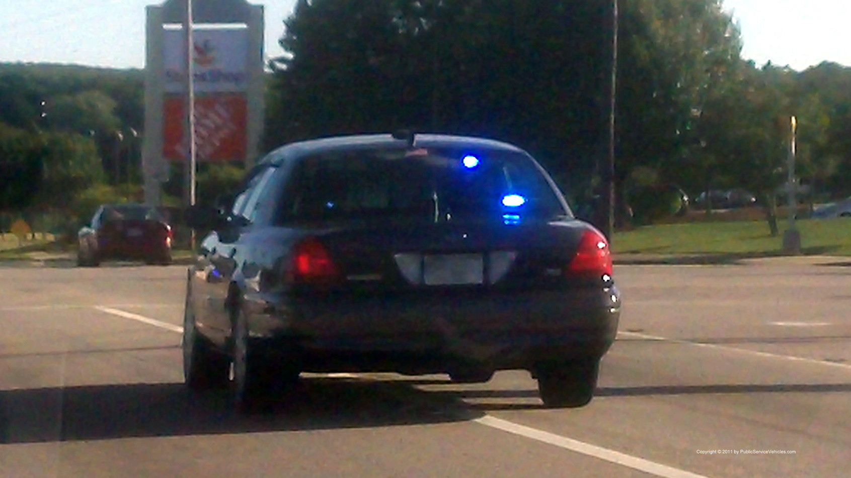 A photo  of Massachusetts State Police
            Cruiser 1221, a 2009-2011 Ford Crown Victoria Police Interceptor             taken by Kieran Egan