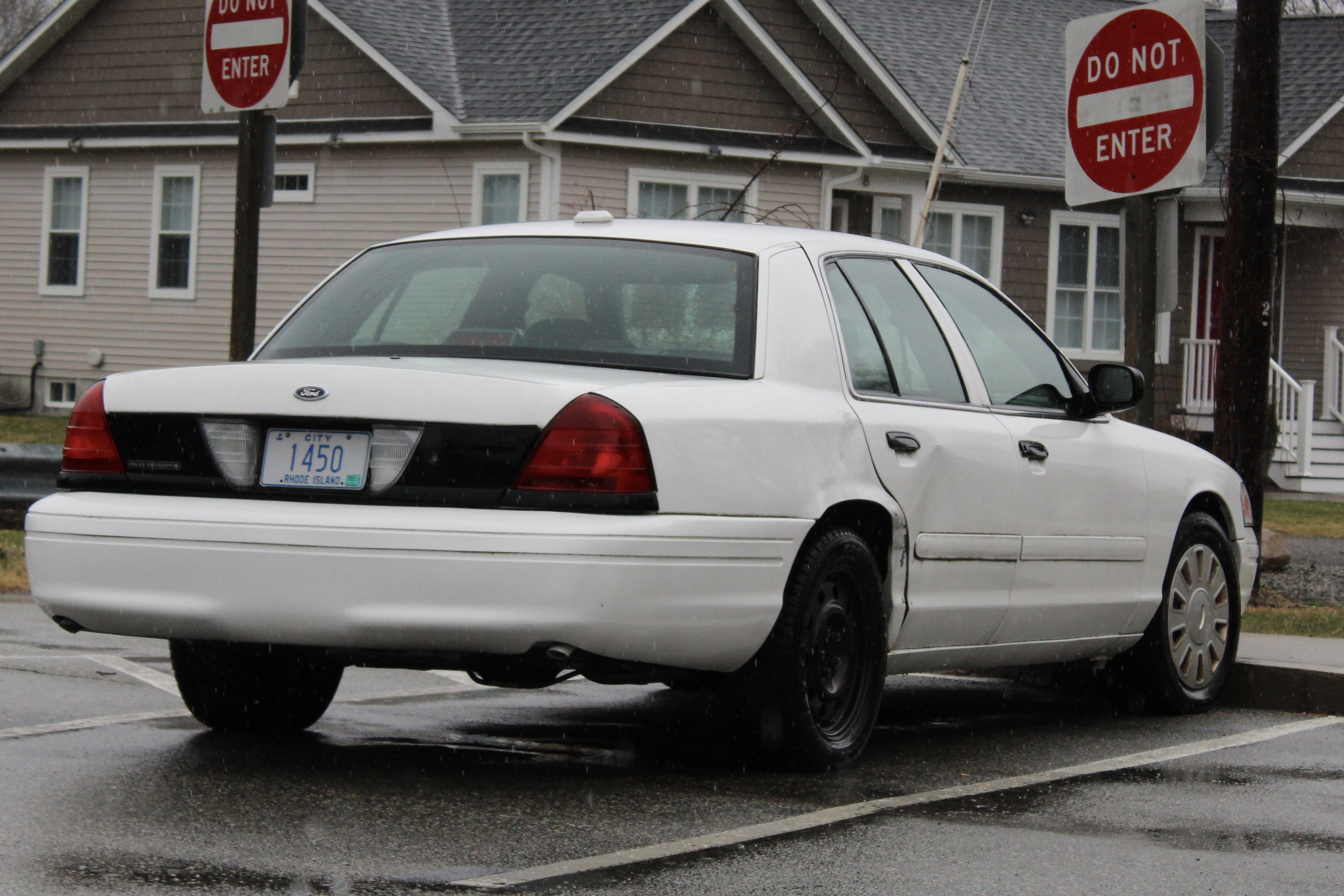A photo  of Warwick Public Works
            Car 1450, a 2006-2008 Ford Crown Victoria Police Interceptor             taken by @riemergencyvehicles