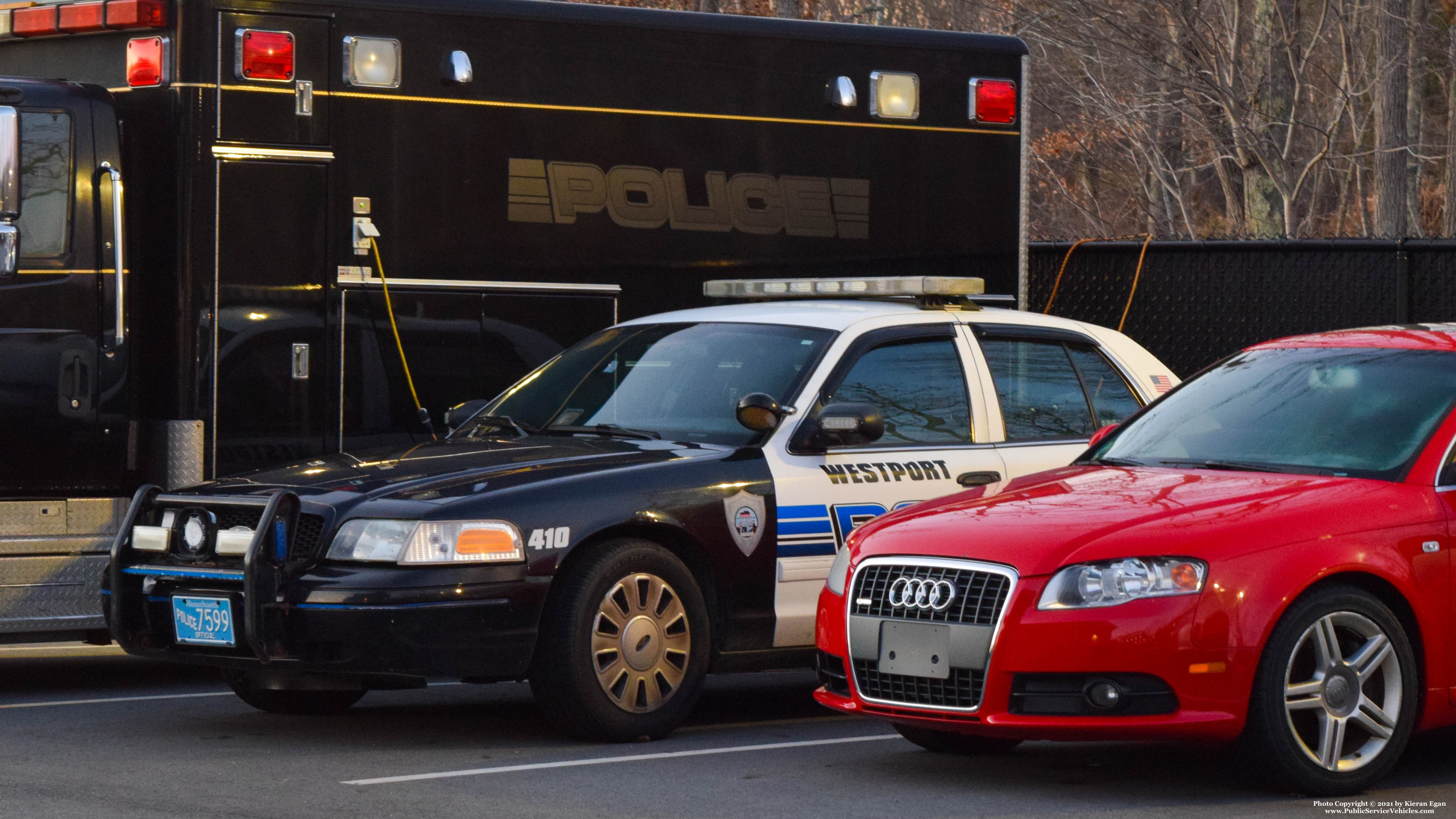 A photo  of Westport Police
            Cruiser 410, a 2010 Ford Crown Victoria Police Interceptor             taken by Kieran Egan