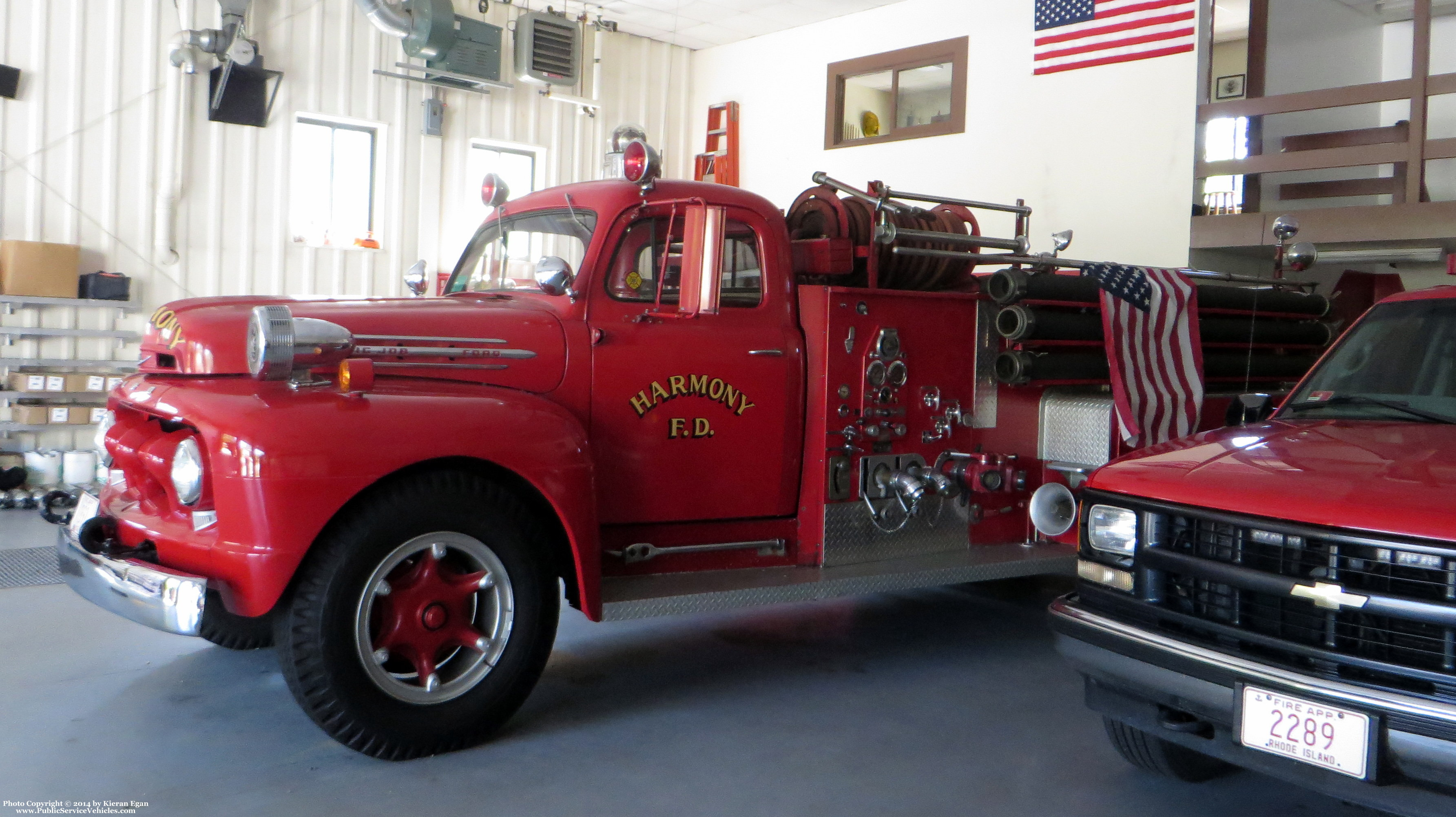 A photo  of Harmony Fire District
            Antique Engine 1, a 1952 Ford             taken by Kieran Egan