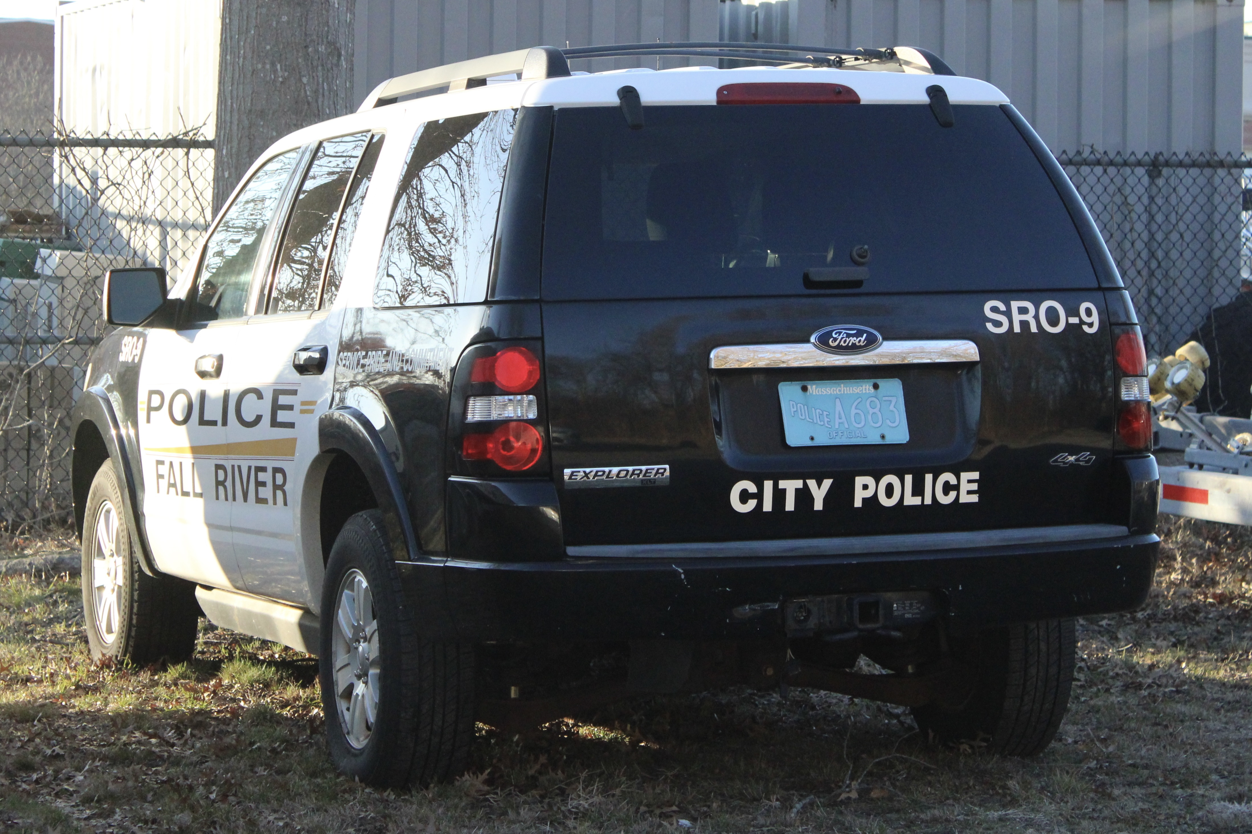 A photo  of Fall River Police
            SRO-9, a 2006-2010 Ford Explorer             taken by @riemergencyvehicles
