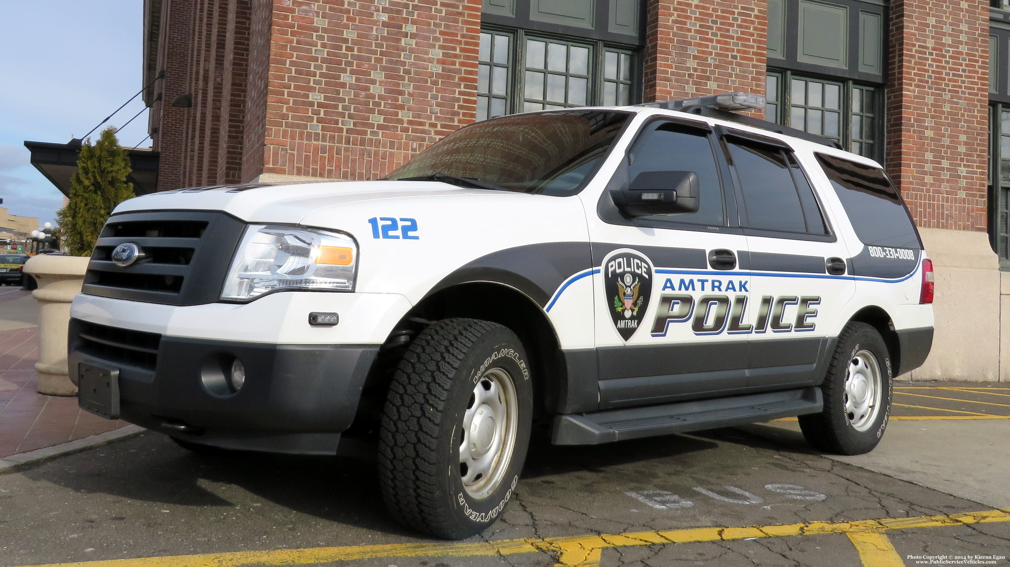 A photo  of Amtrak Police
            Cruiser 122, a 2007-2014 Ford Expedition             taken by Kieran Egan
