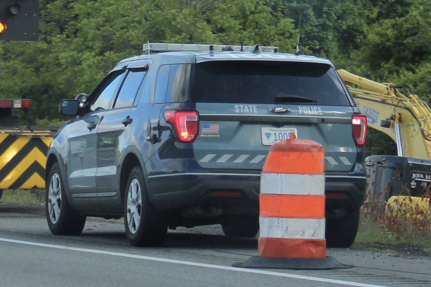A photo  of Massachusetts State Police
            Cruiser 1005, a 2018 Ford Police Interceptor Utility             taken by @riemergencyvehicles