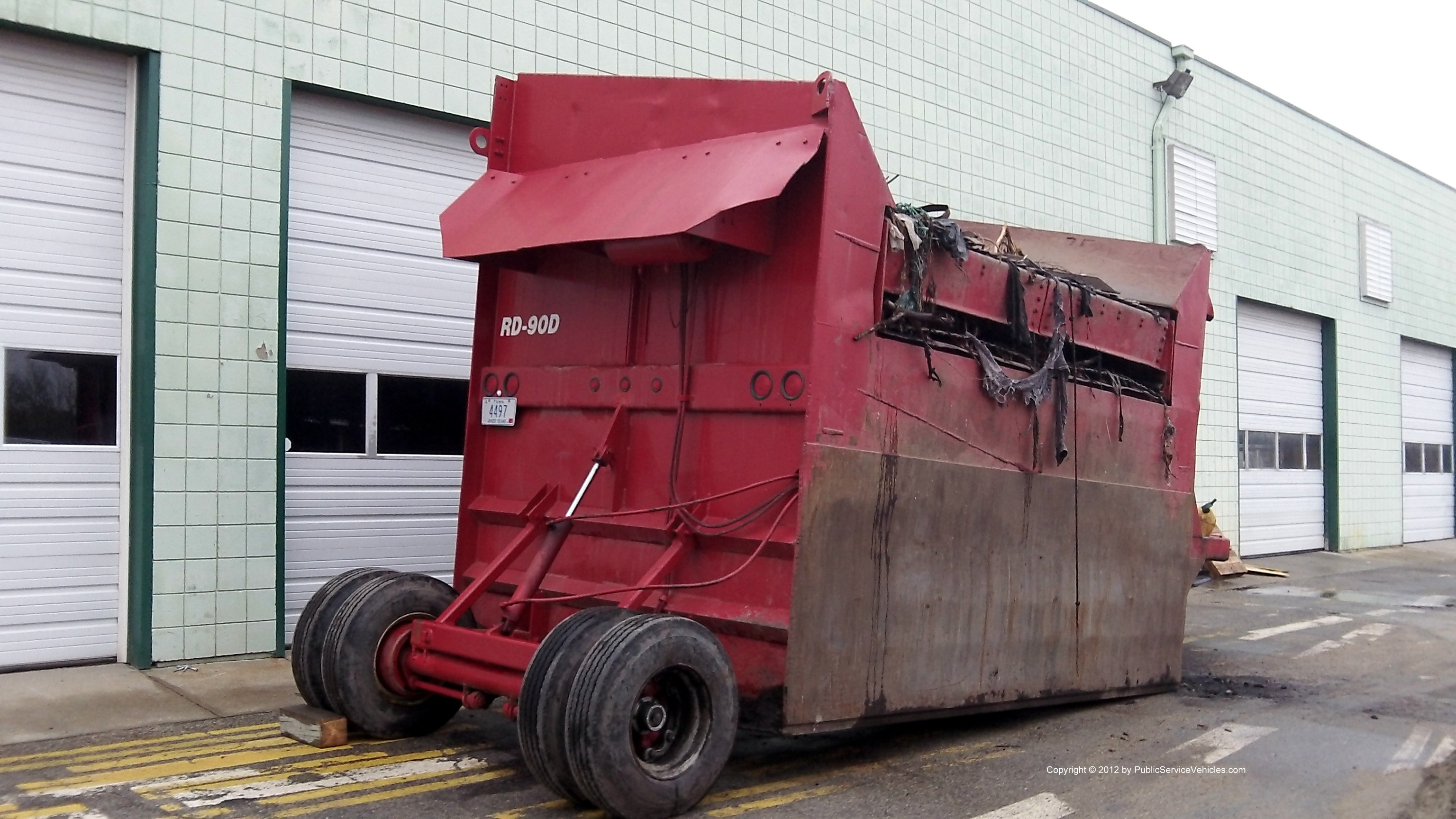 A photo  of Warren Public Works
            Trailer 4497, a 1980-2000 READ RD-90D             taken by Kieran Egan