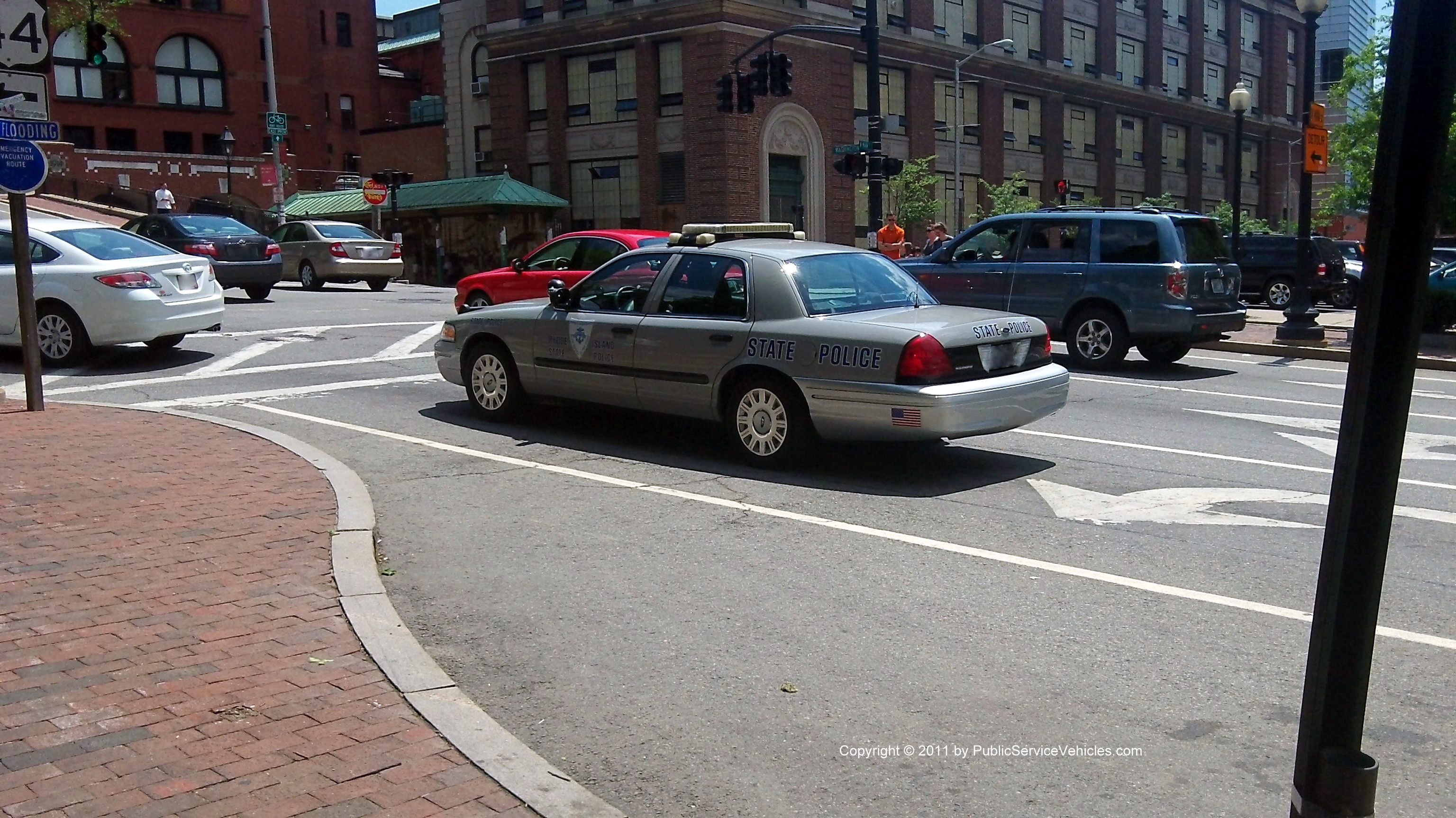 A photo  of Rhode Island State Police
            Cruiser 192, a 2003-2005 Ford Crown Victoria Police Interceptor             taken by Kieran Egan