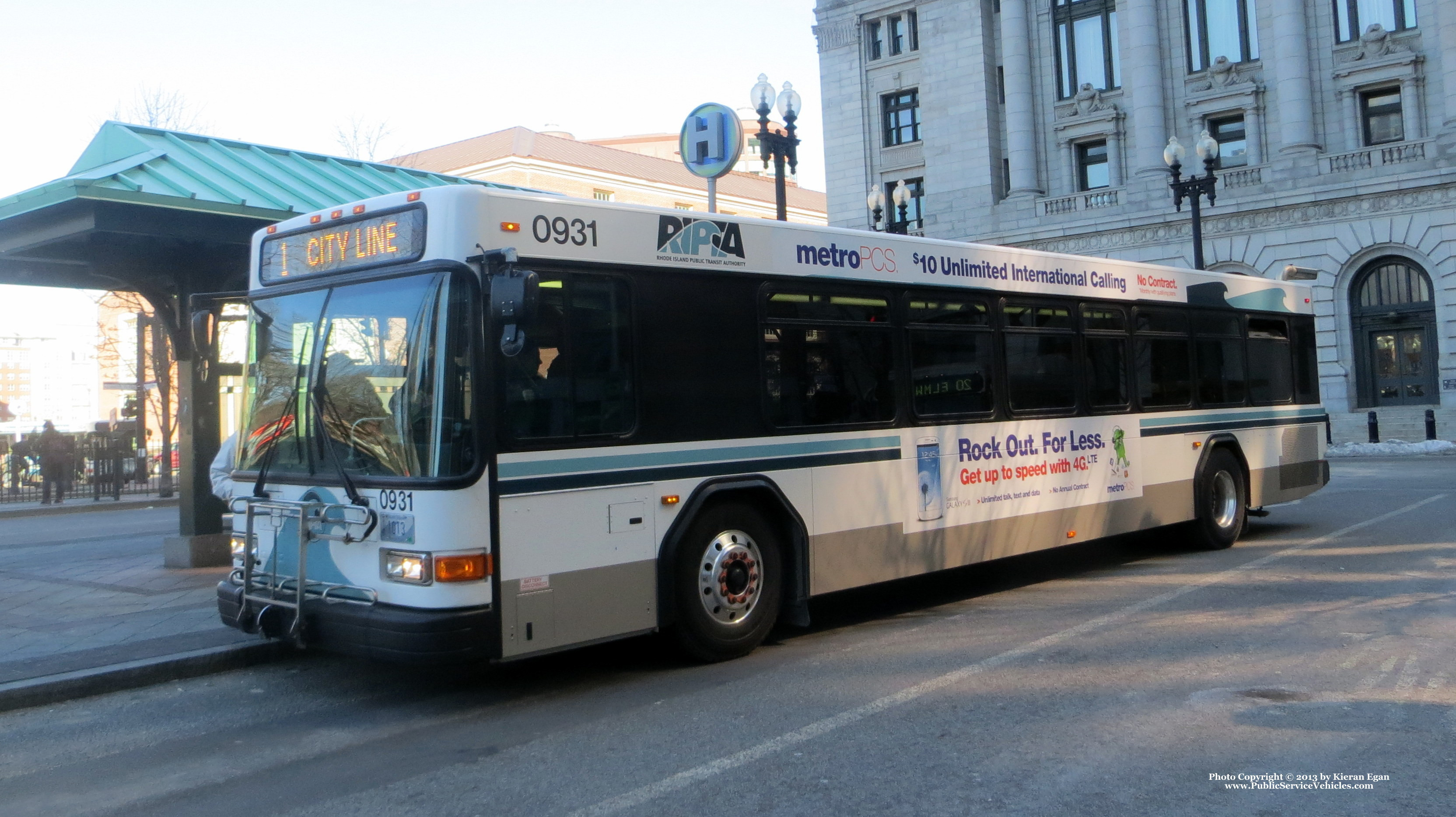 A photo  of Rhode Island Public Transit Authority
            Bus 0932, a 2009 Gillig Low Floor             taken by Kieran Egan