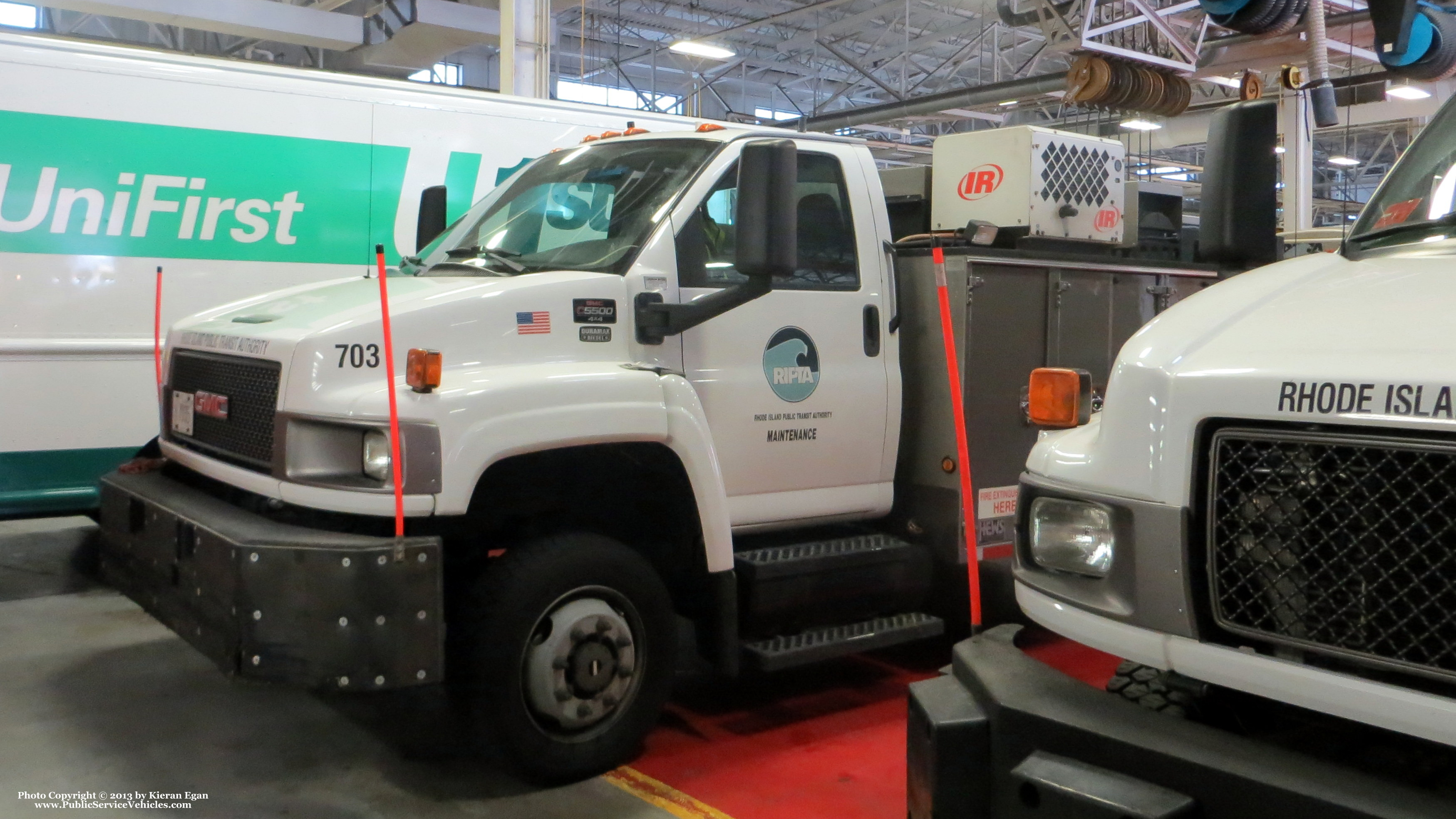 A photo  of Rhode Island Public Transit Authority
            Truck 40703, a 2007 GMC C5500             taken by Kieran Egan