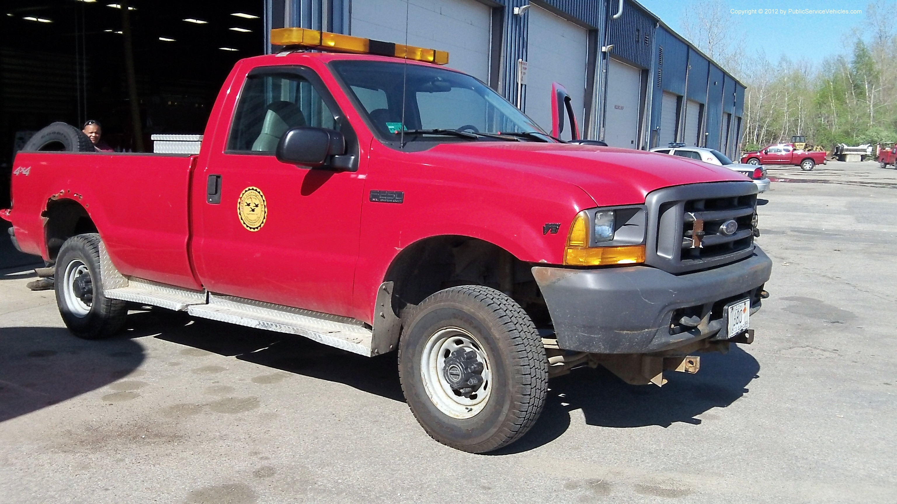A photo  of East Providence Highway Division
            Truck 680, a 1999-2007 Ford F-250             taken by Kieran Egan