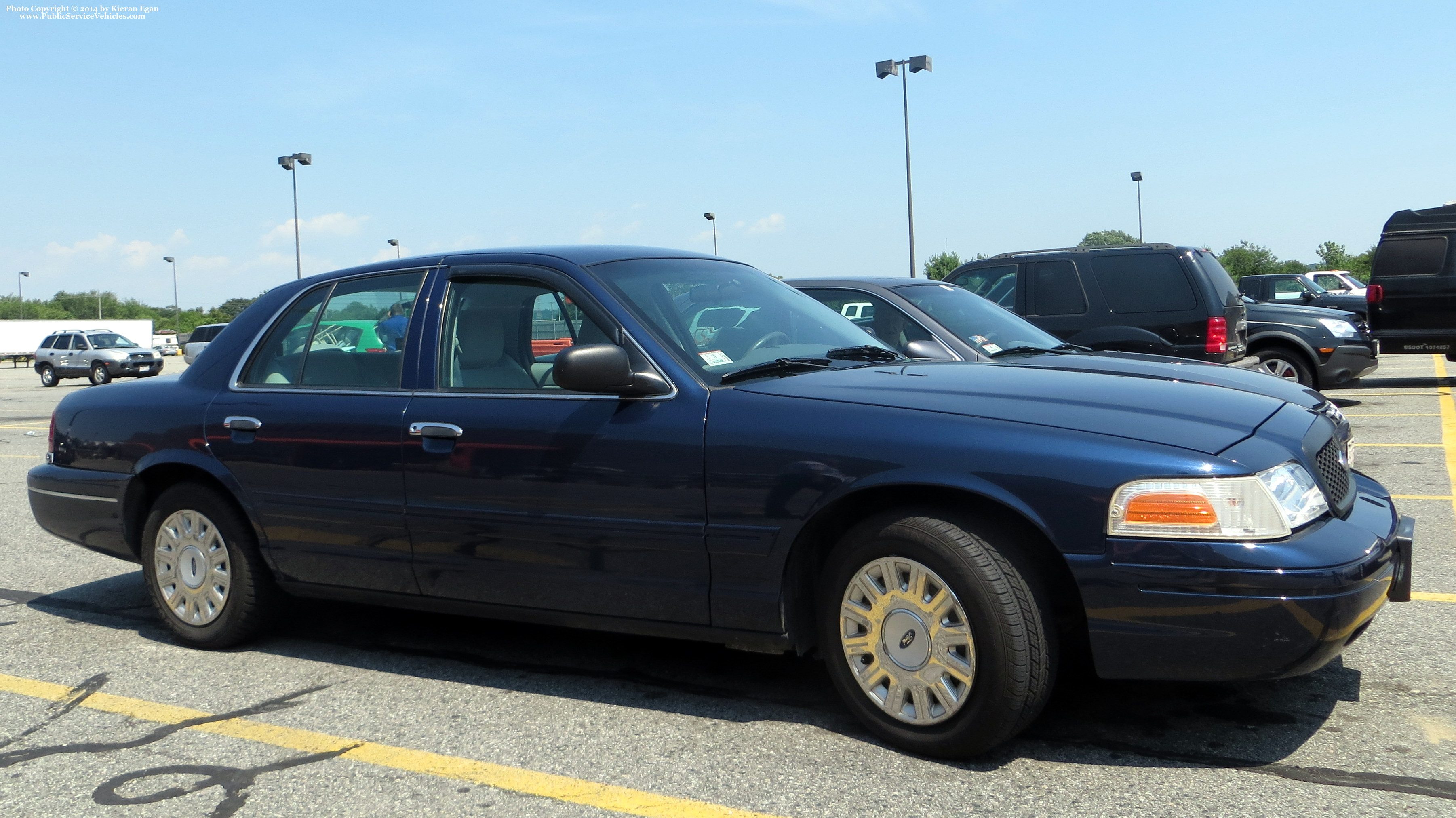 A photo  of Somerset Fire
            Car 2, a 2003-2005 Ford Crown Victoria Police Interceptor             taken by Kieran Egan