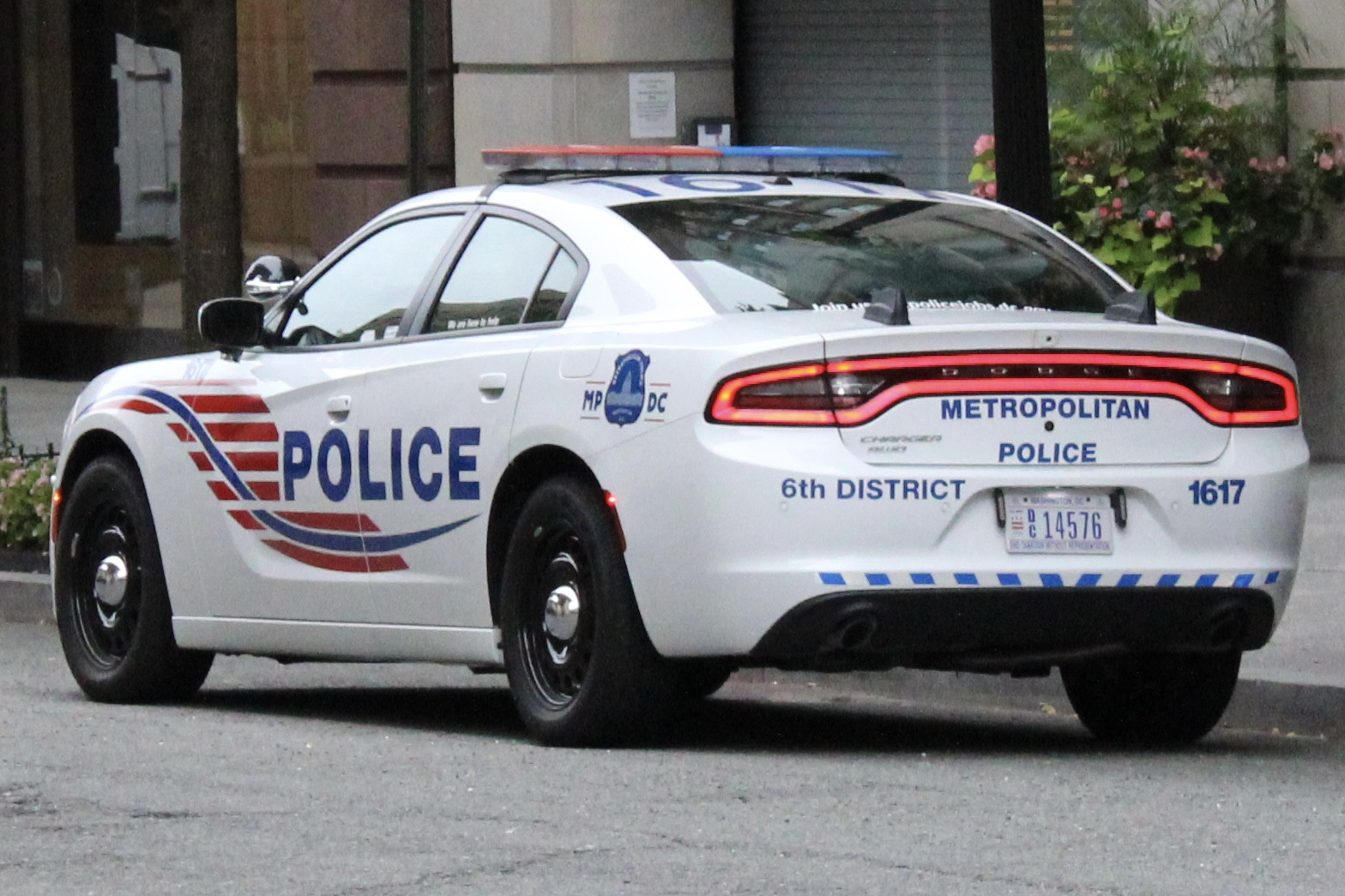 A photo  of Metropolitan Police Department of the District of Columbia
            Cruiser 1617, a 2021 Dodge Charger             taken by @riemergencyvehicles