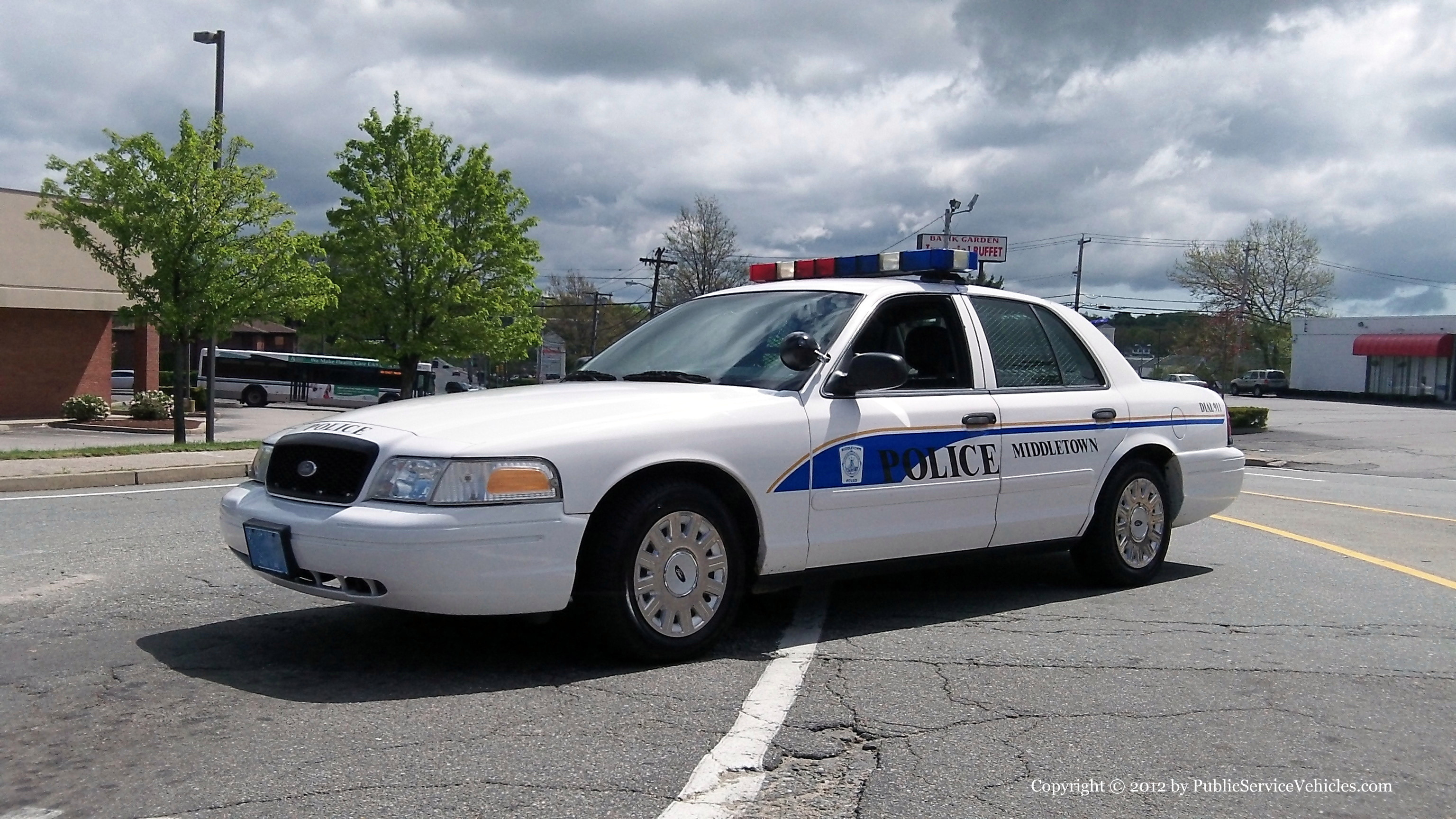 A photo  of Middletown Police
            Cruiser 2027, a 2003-2005 Ford Crown Victoria Police Interceptor             taken by Kieran Egan