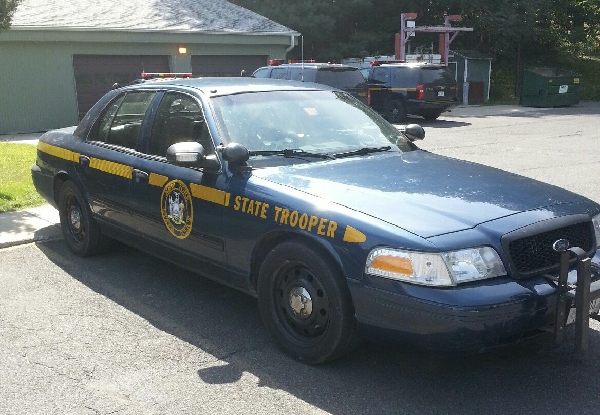 A photo  of New York State Police
            Cruiser 3F53, a 2009-2011 Ford Crown Victoria Police Interceptor             taken by @riemergencyvehicles