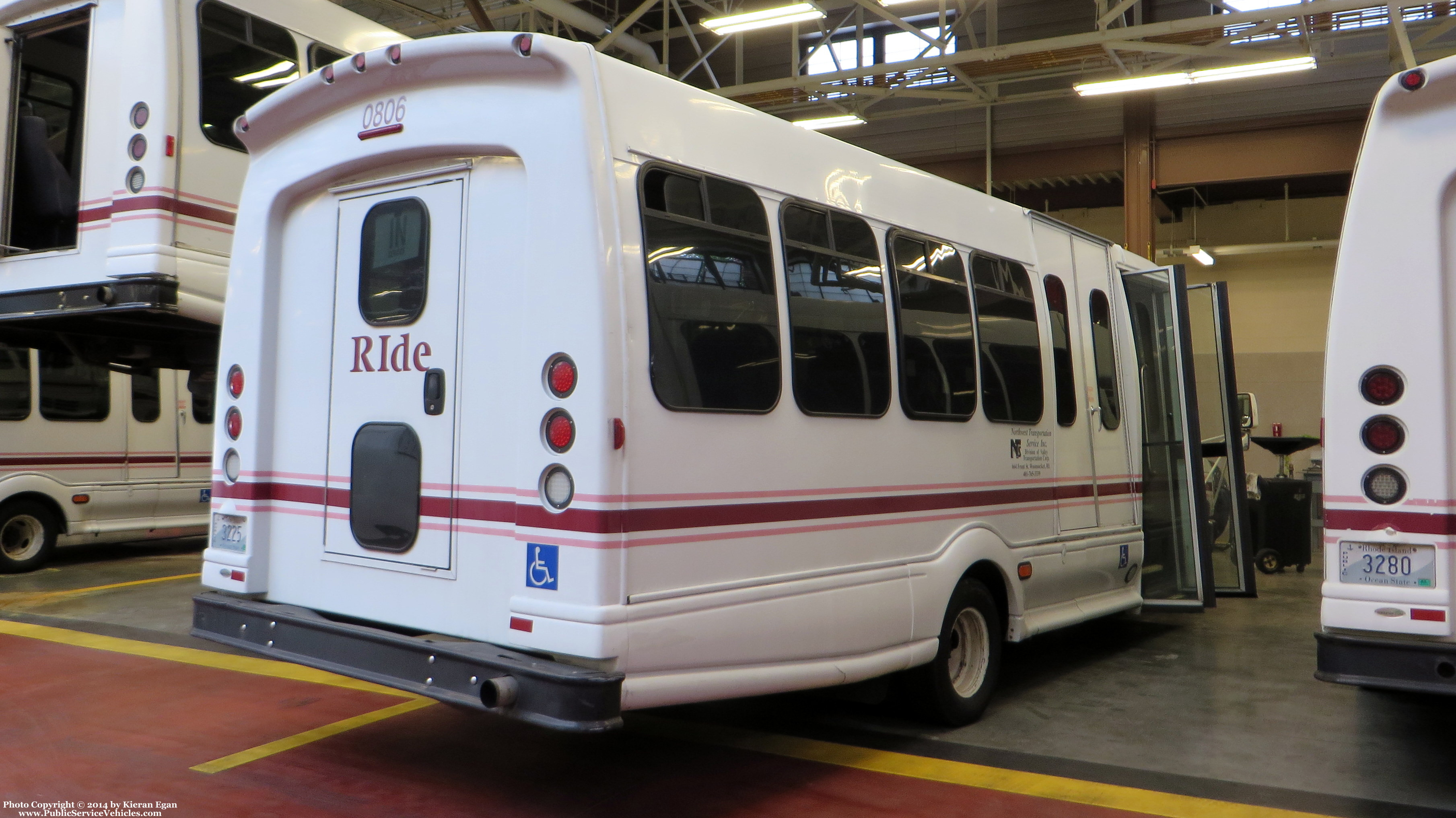 A photo  of Rhode Island Public Transit Authority
            Paratransit Bus 0806, a 2008 Ford E-450 Bus             taken by Kieran Egan