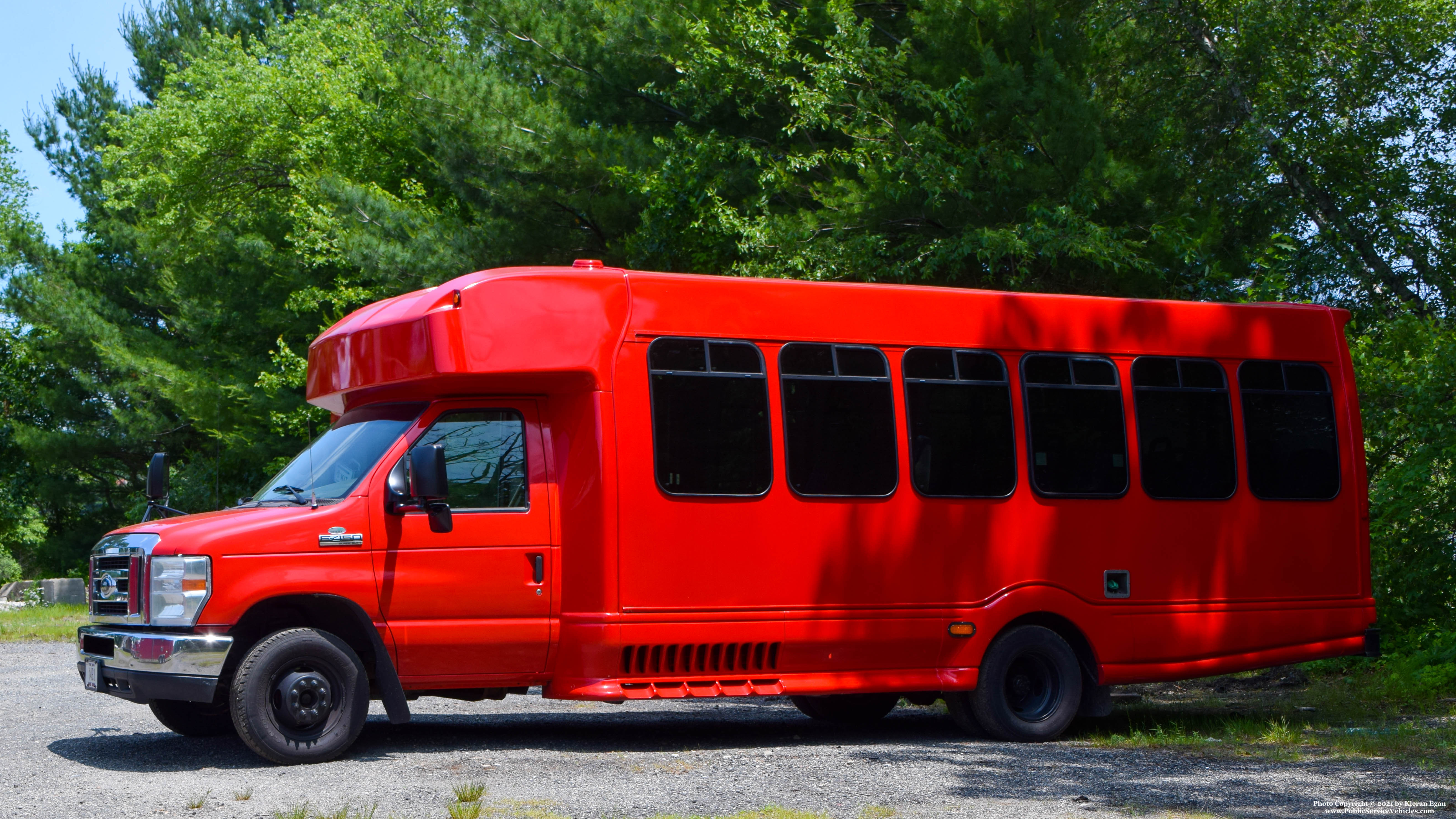 A photo  of Smithfield Fire
            Bus, a 2008 Ford E-450             taken by Kieran Egan