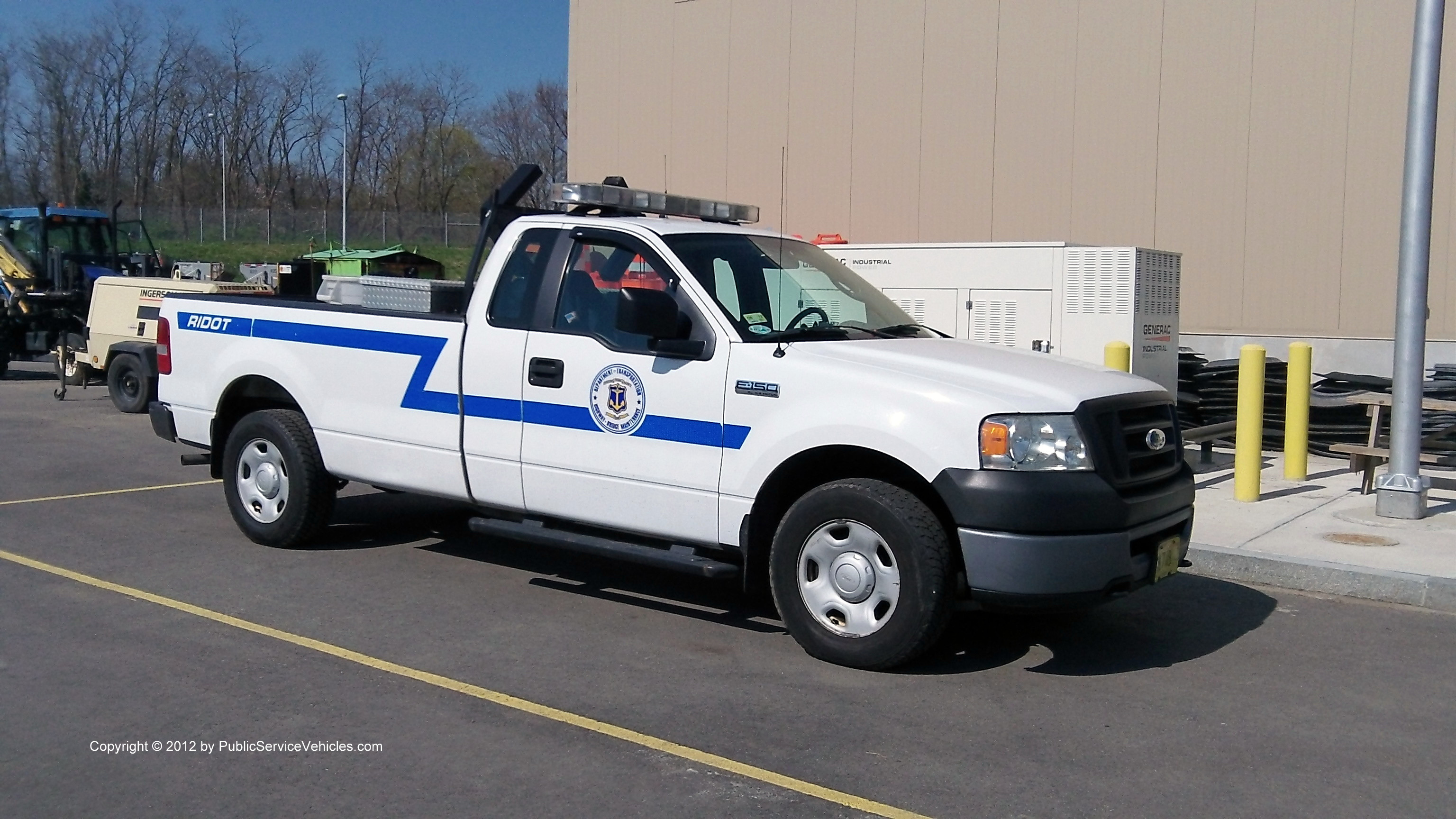 A photo  of Rhode Island Department of Transportation
            Truck 748, a 2005-2008 Ford F-150             taken by Kieran Egan