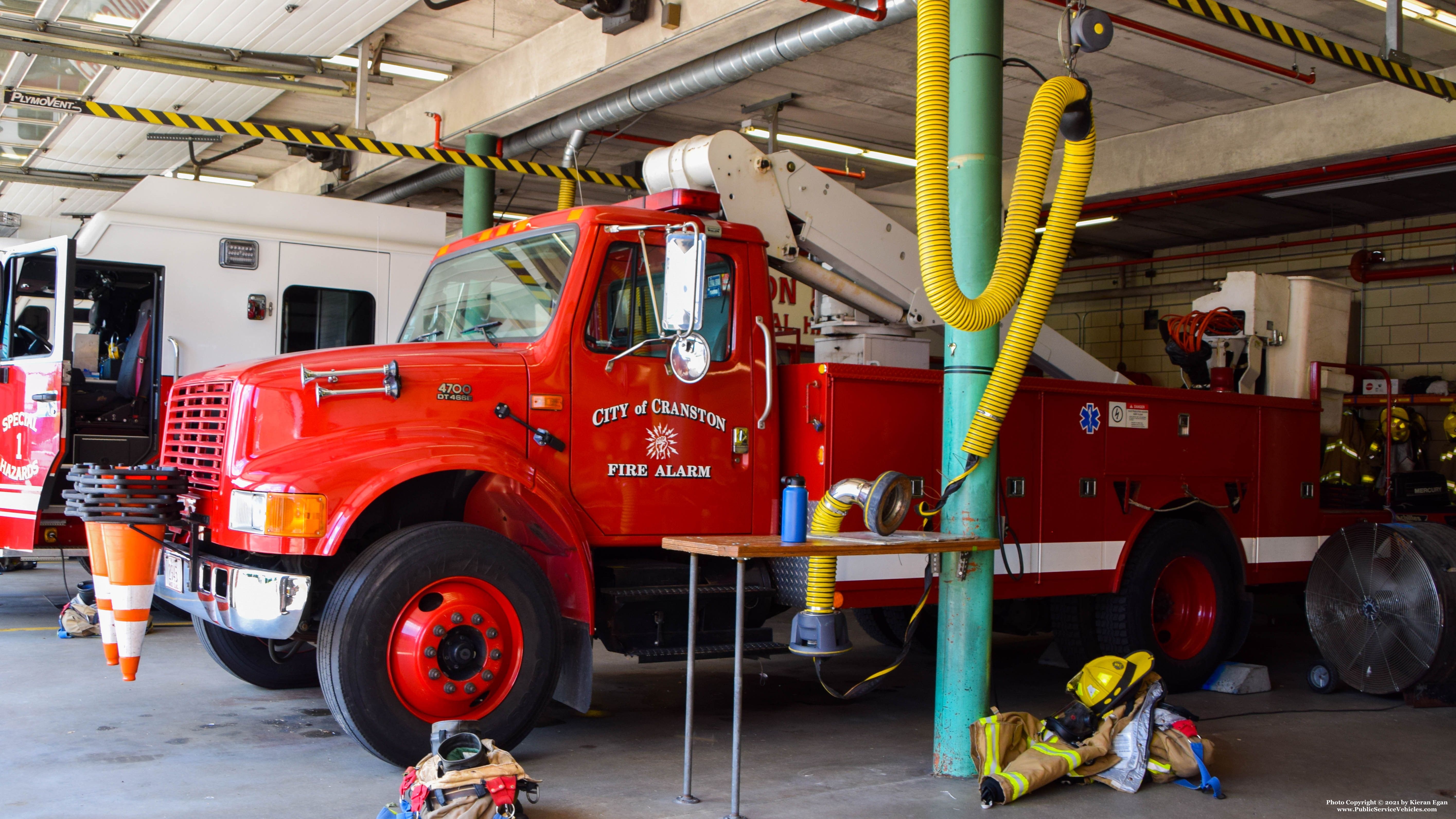 A photo  of Cranston Fire
            Fire Alarm Unit, a 1989-2001 International 4900             taken by Kieran Egan