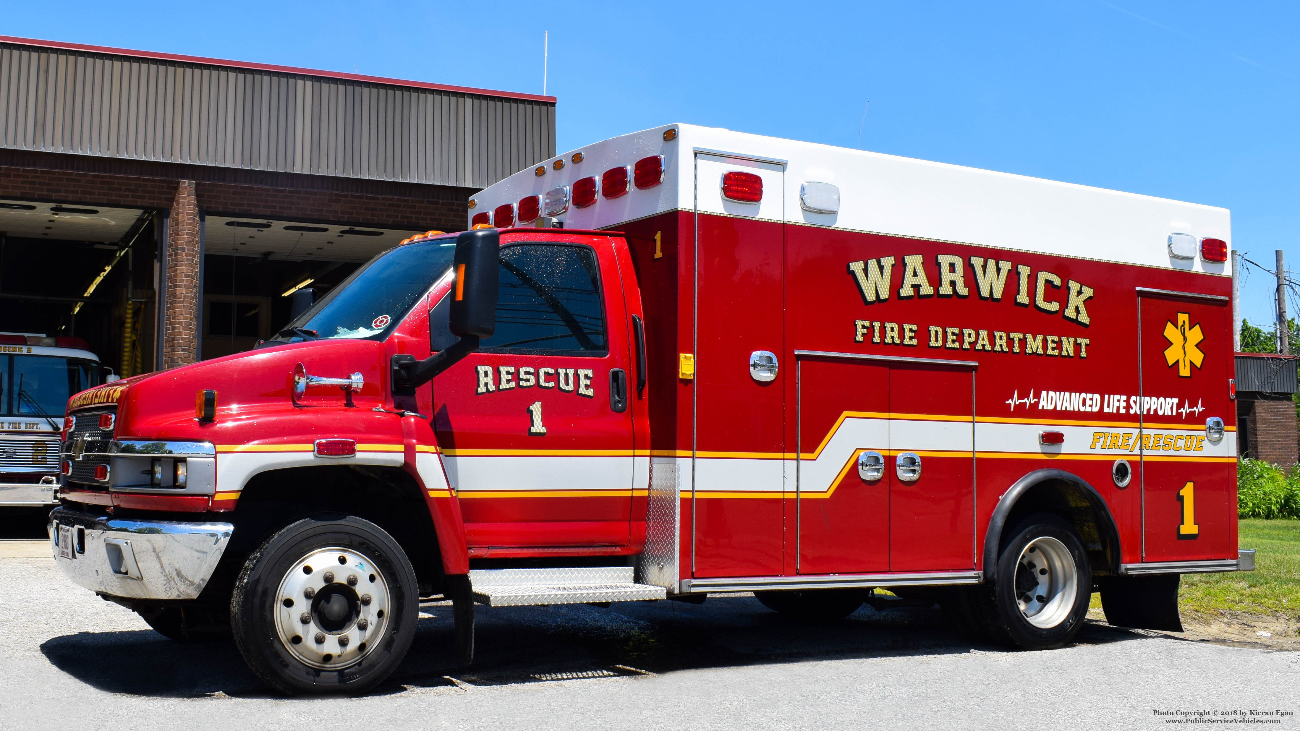 A photo  of Warwick Fire
            Rescue 1, a 2010 Chevrolet C4500/Braun             taken by Kieran Egan