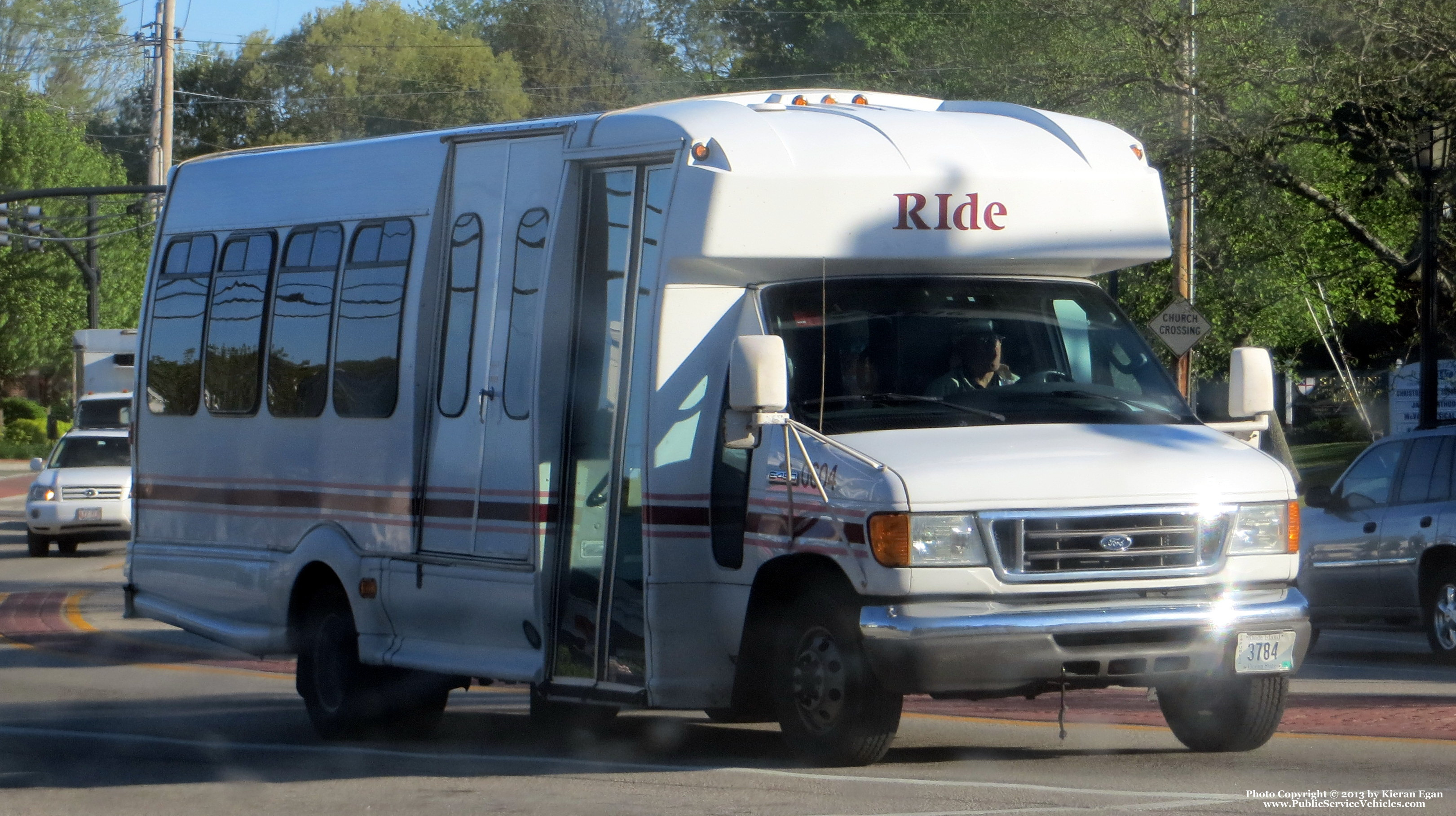 A photo  of Rhode Island Public Transit Authority
            Paratransit Bus 0604, a 2006 Ford E-450 Bus             taken by Kieran Egan