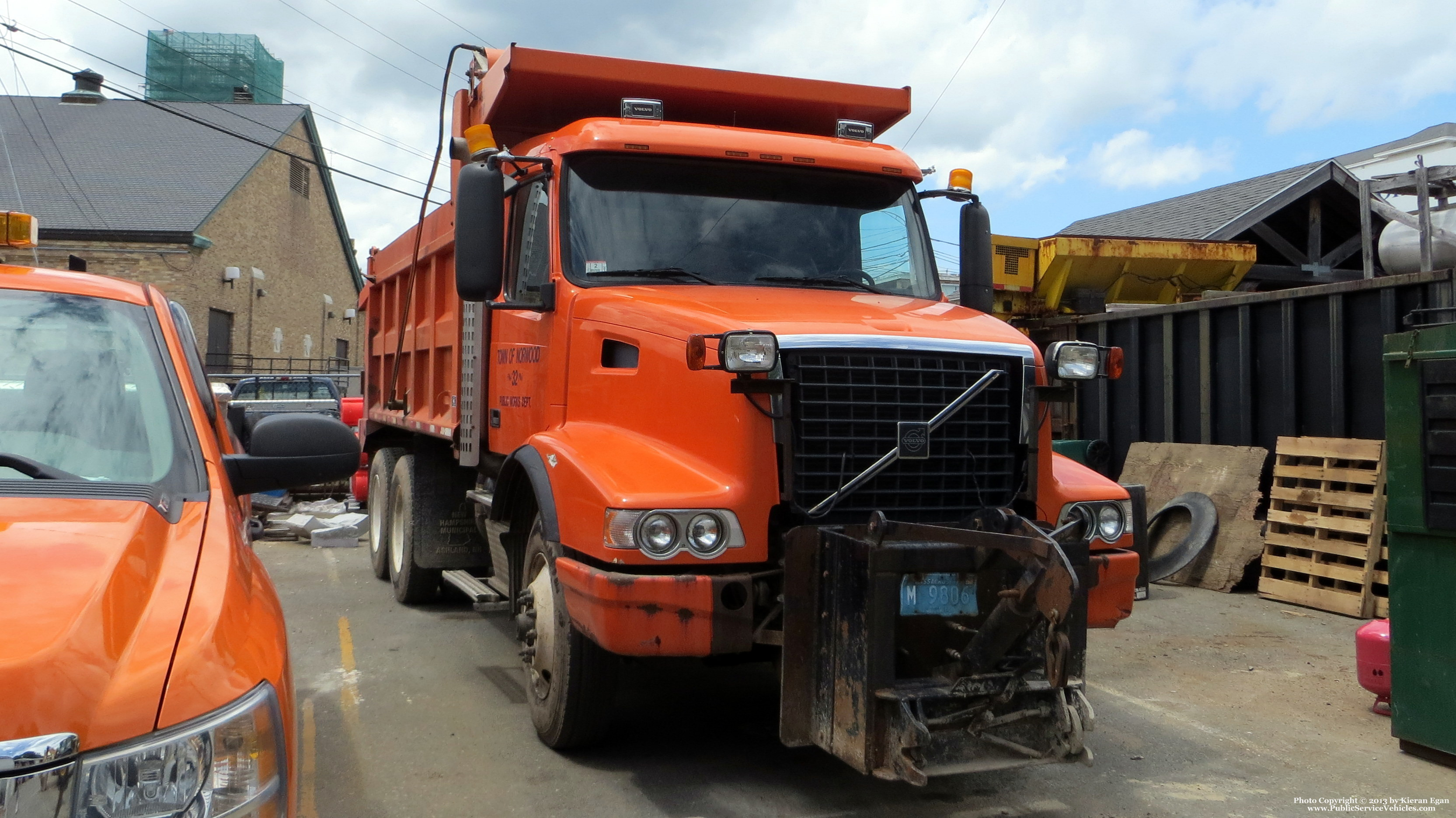 A photo  of Norwood Public Works
            Truck 32, a 2002 Volvo VHD             taken by Kieran Egan