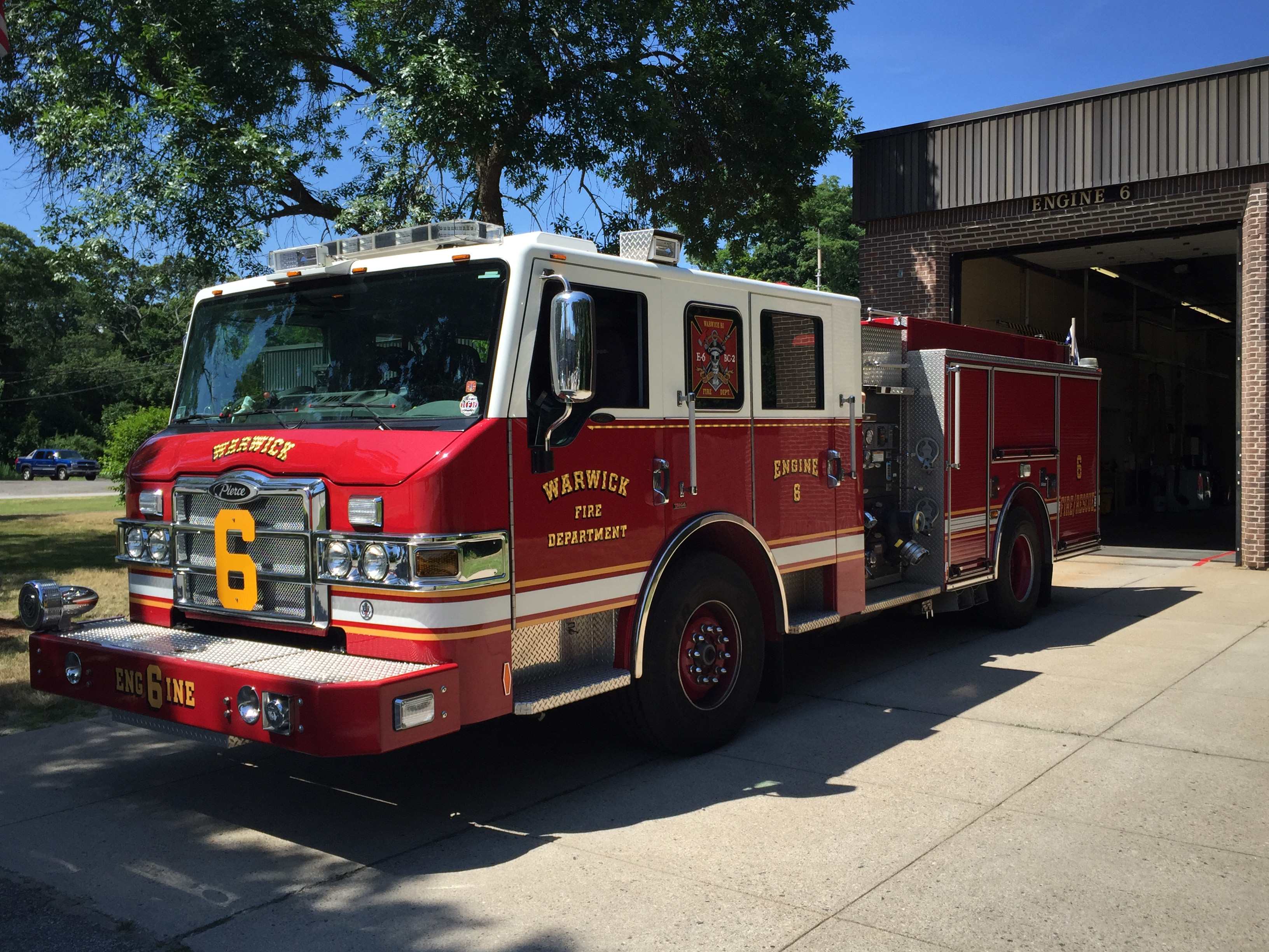 A photo  of Warwick Fire
            Engine 6, a 2012 Pierce Velocity             taken by @riemergencyvehicles