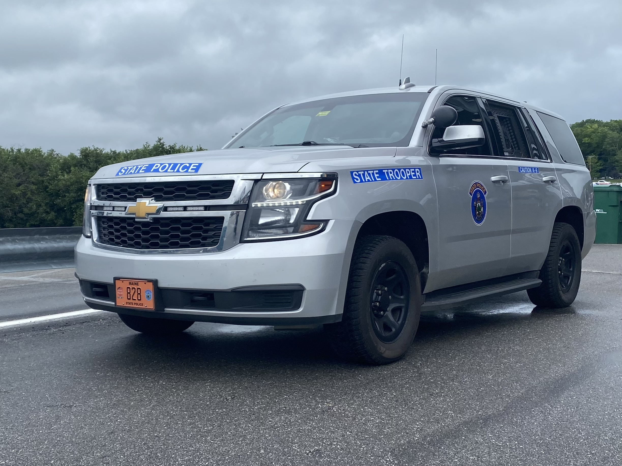 A photo  of Maine State Police
            Cruiser 828, a 2015-2019 Chevrolet Tahoe             taken by @riemergencyvehicles