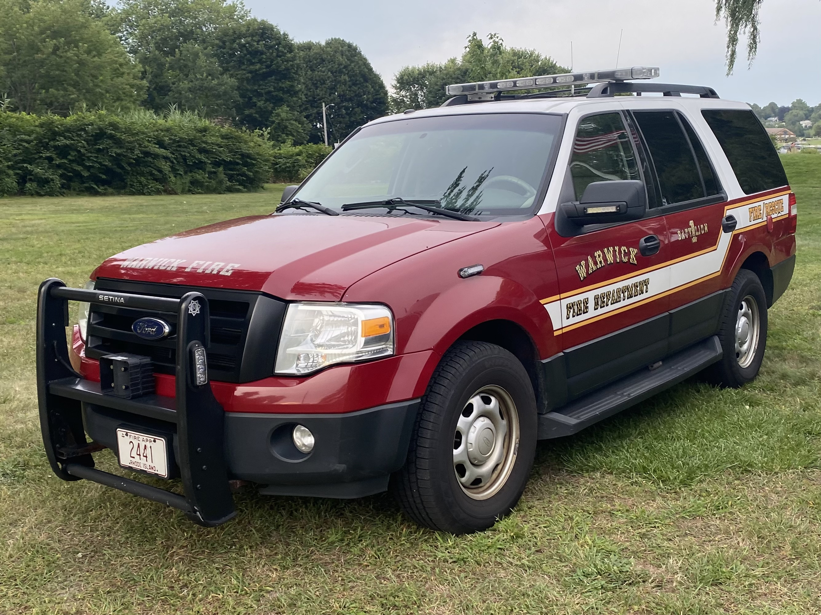 A photo  of Warwick Fire
            Battalion 1, a 2013 Ford Expedition             taken by @riemergencyvehicles