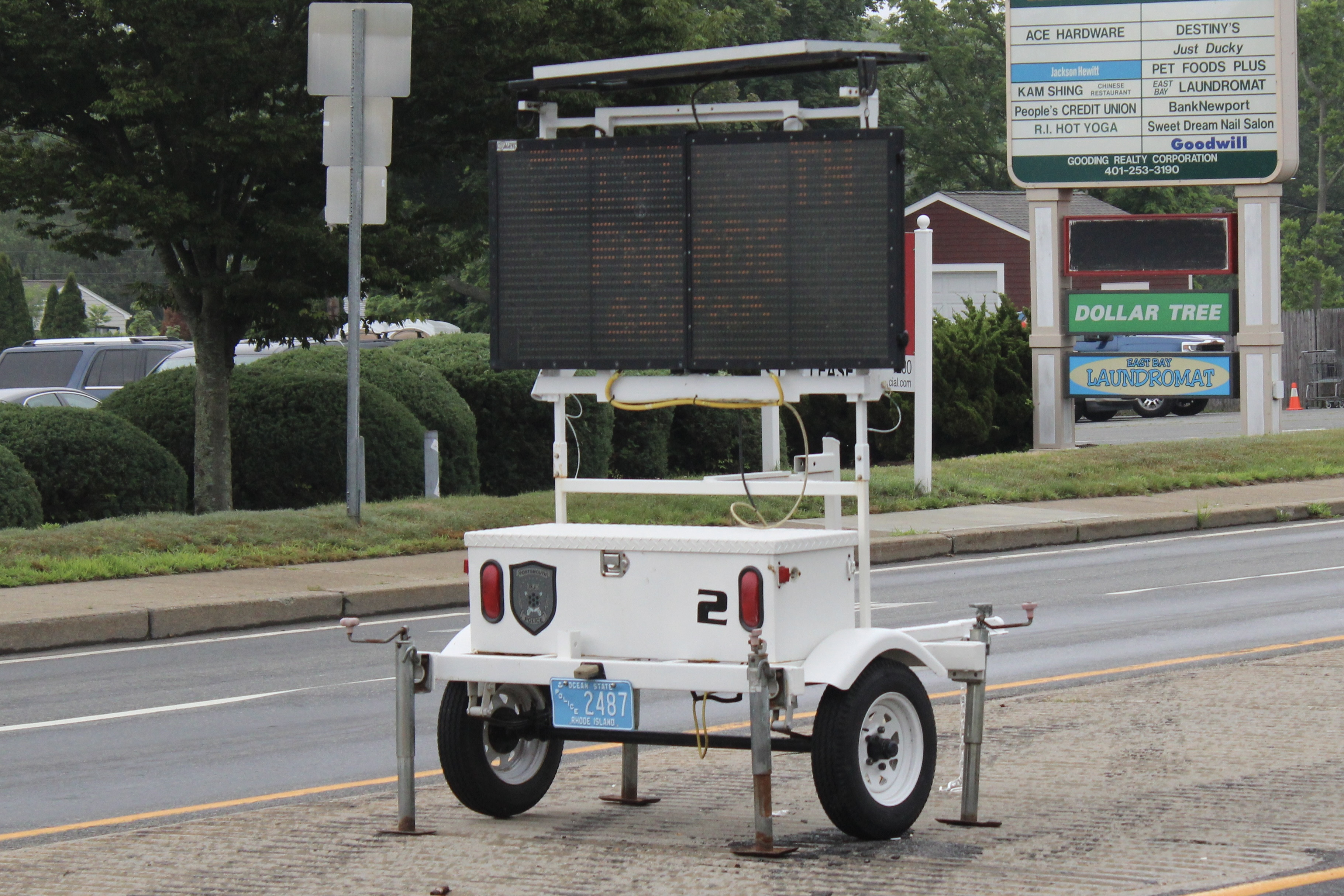 A photo  of Portsmouth Police
            Message Trailer 2, a 2010-2023 All Traffic Solutions Message Trailer             taken by @riemergencyvehicles